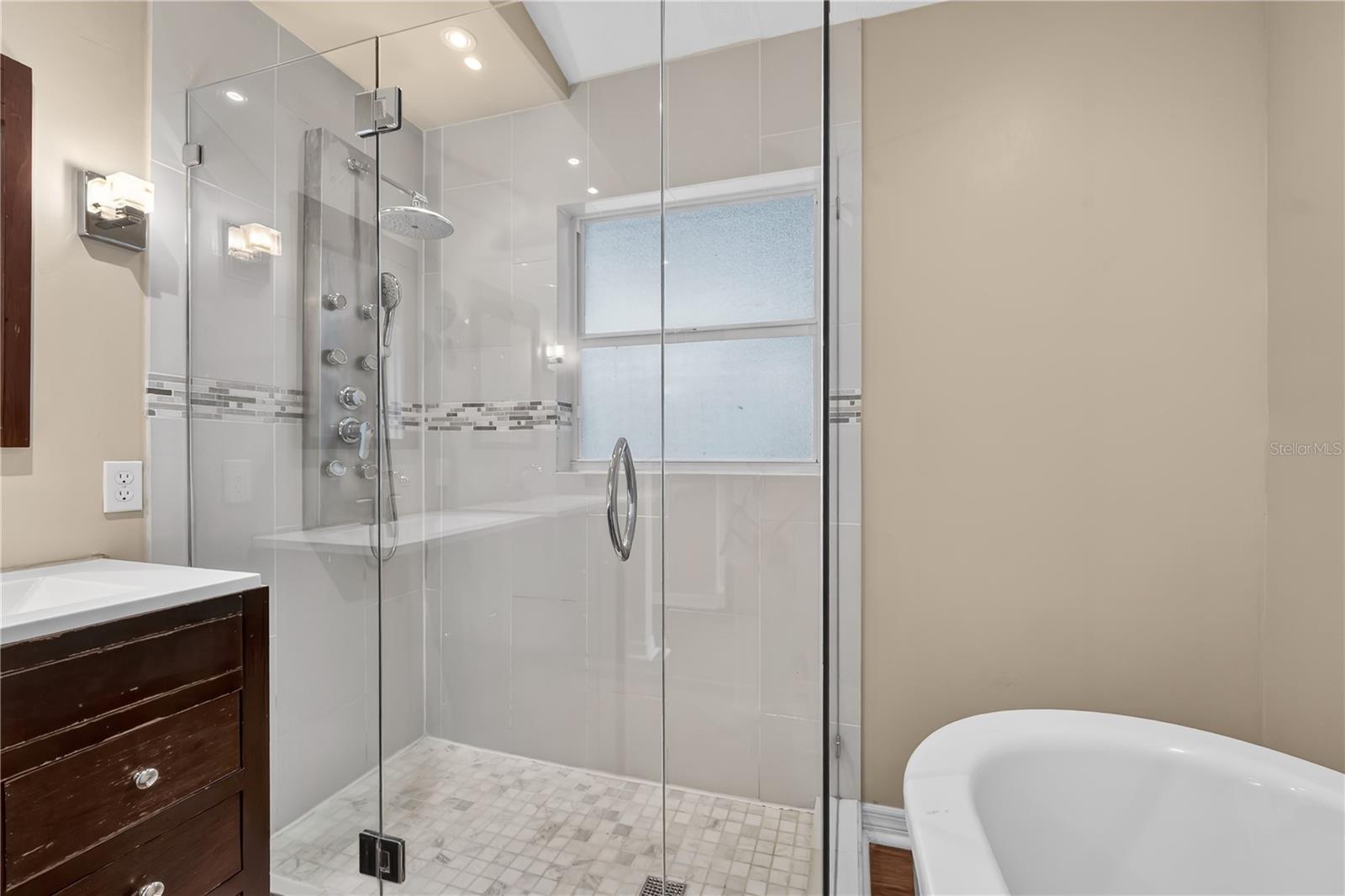 Listing photo id 16 for 1461 Lake Shore Ranch Drive