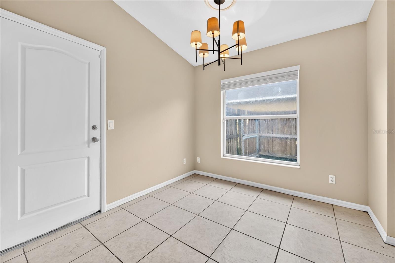 Listing photo id 4 for 1461 Lake Shore Ranch Drive