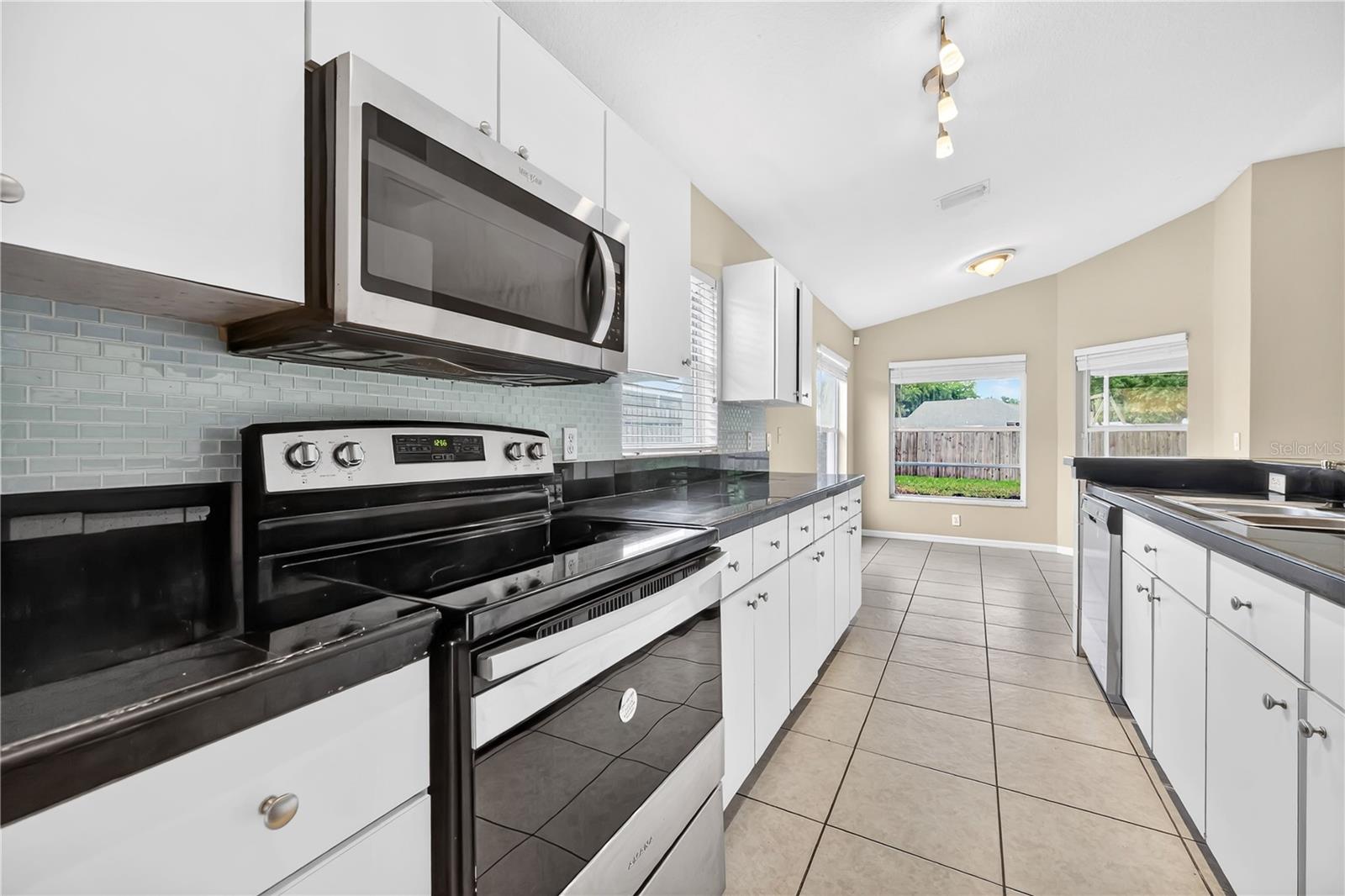 Listing photo id 6 for 1461 Lake Shore Ranch Drive