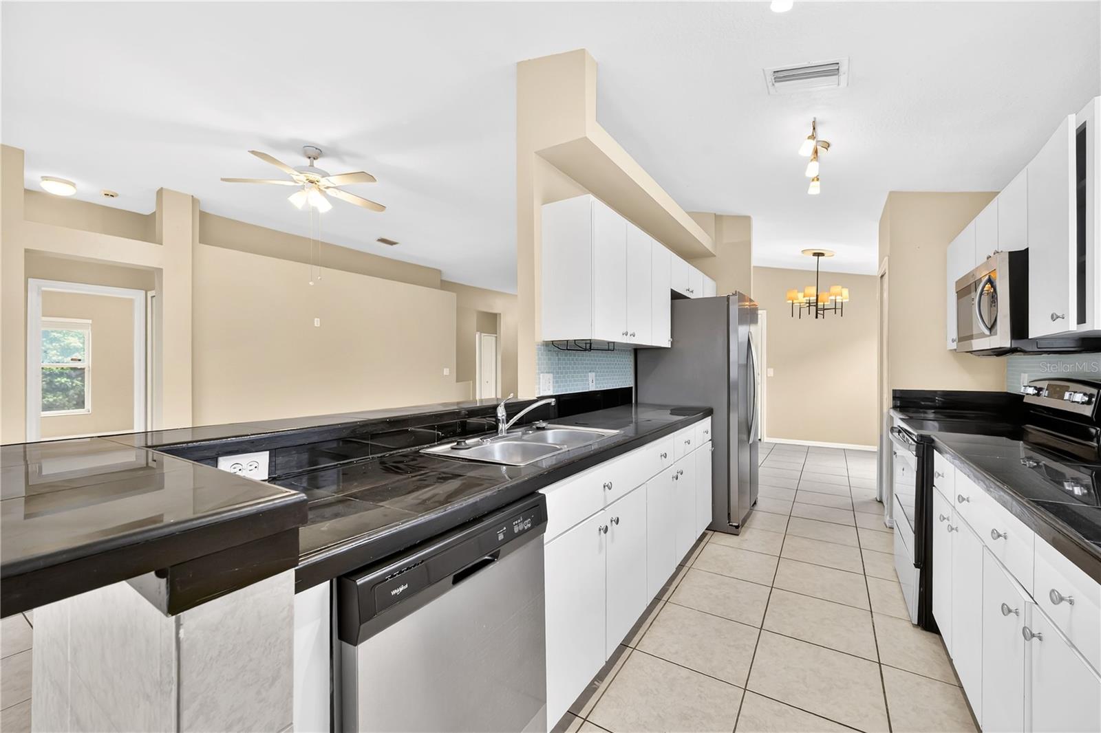 Listing photo id 7 for 1461 Lake Shore Ranch Drive