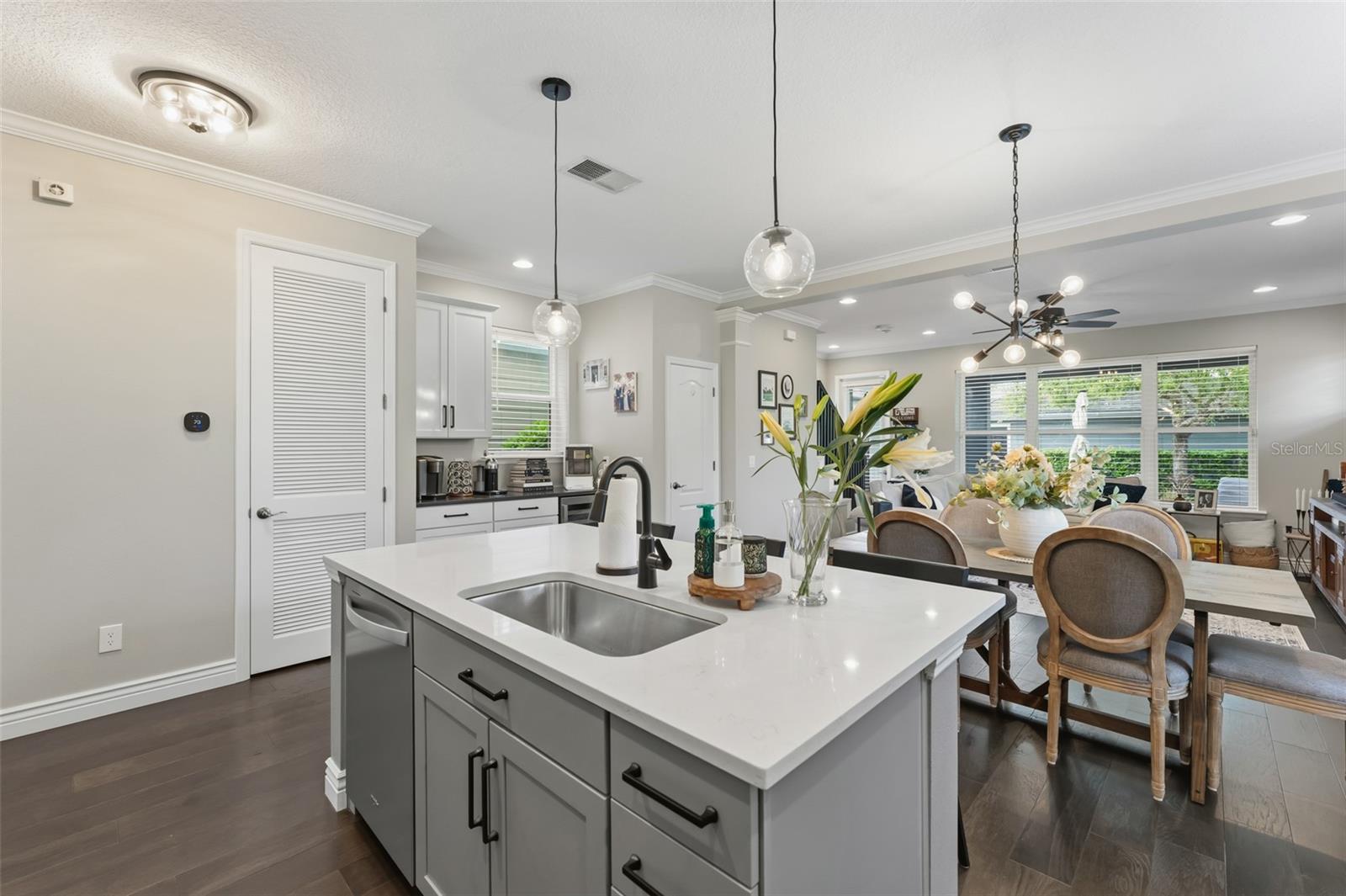 Image 10 of 53 For 8189 Laureate Boulevard