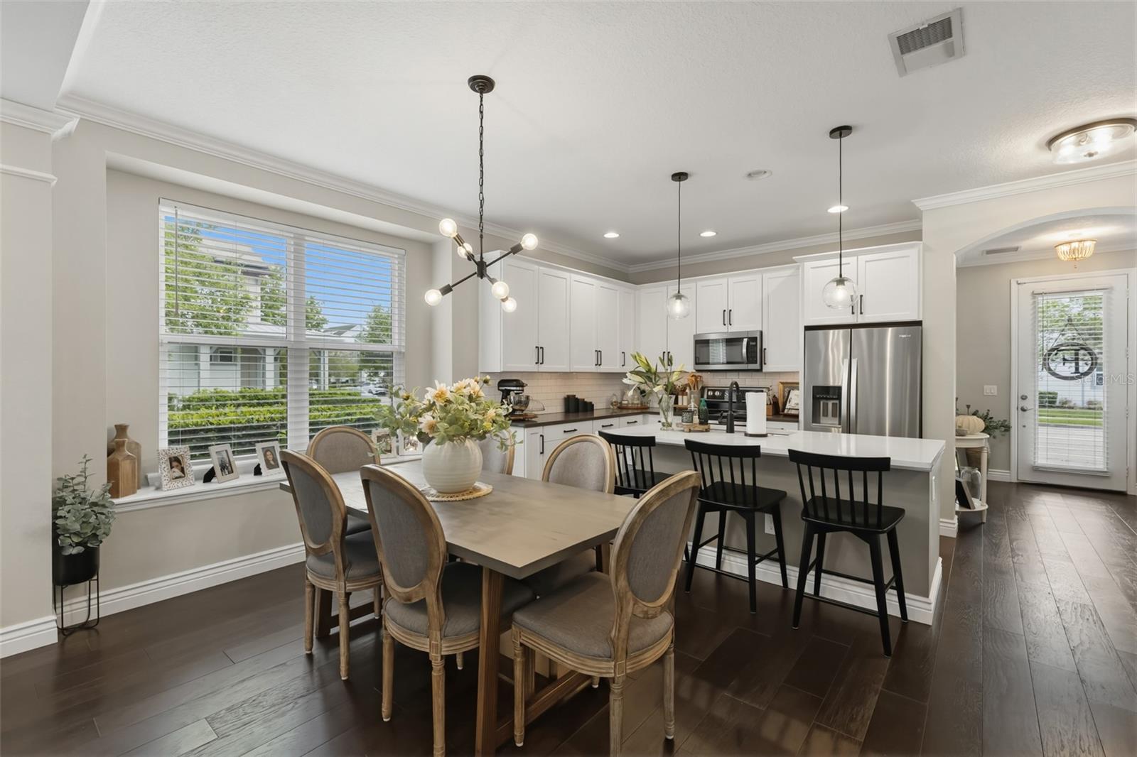 Image 14 of 53 For 8189 Laureate Boulevard