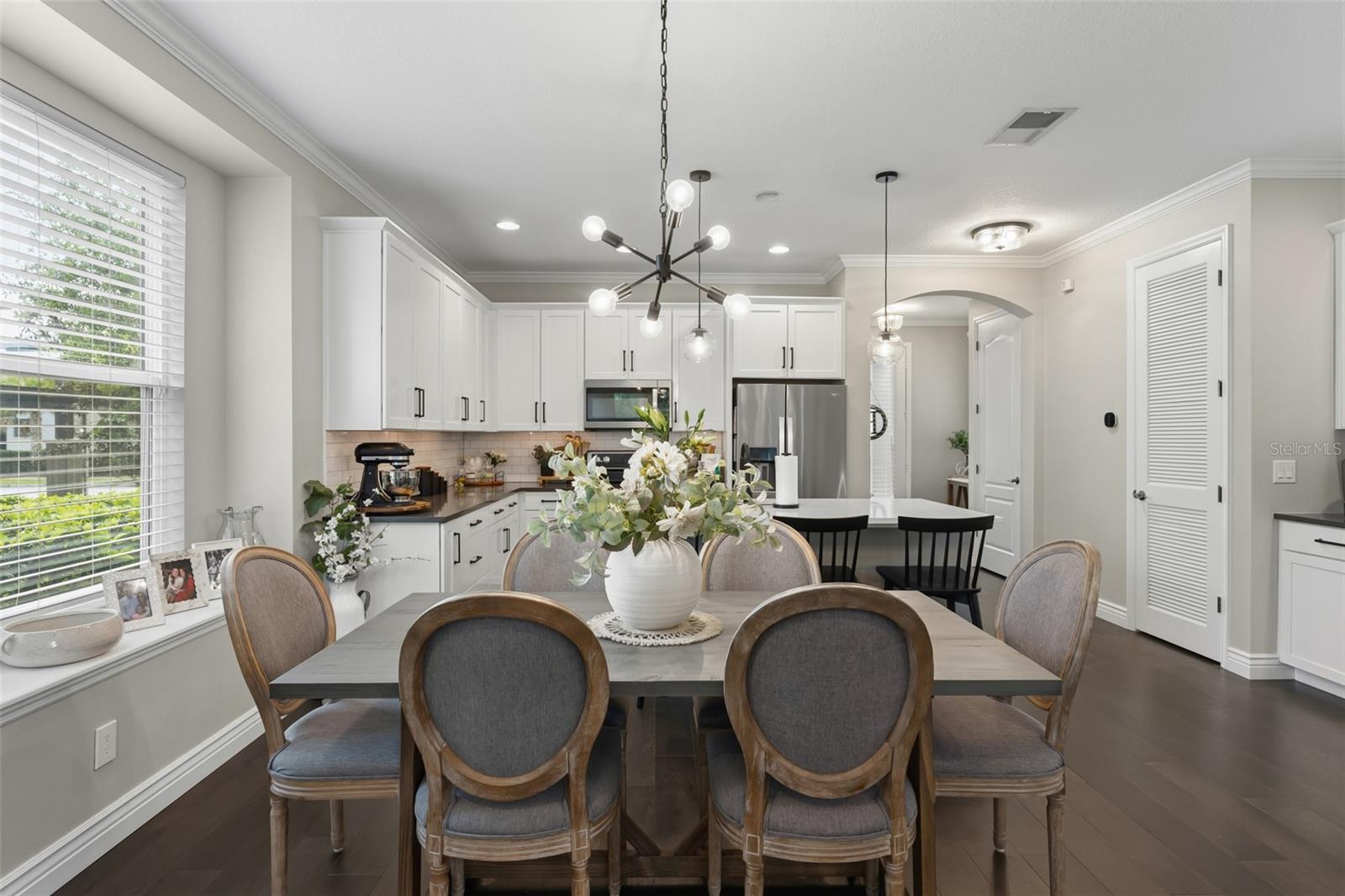 Image 15 of 53 For 8189 Laureate Boulevard