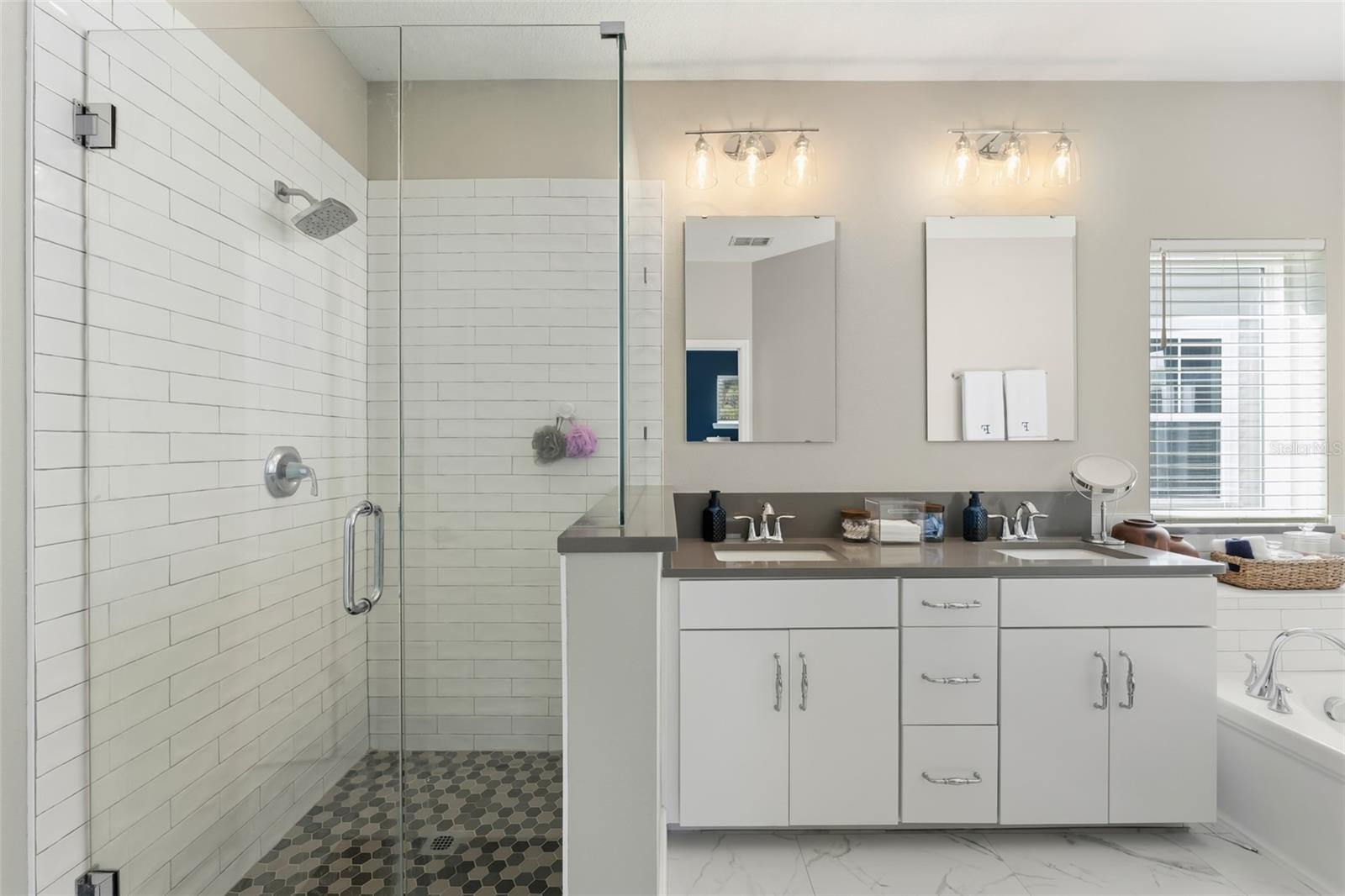 Image 30 of 53 For 8189 Laureate Boulevard