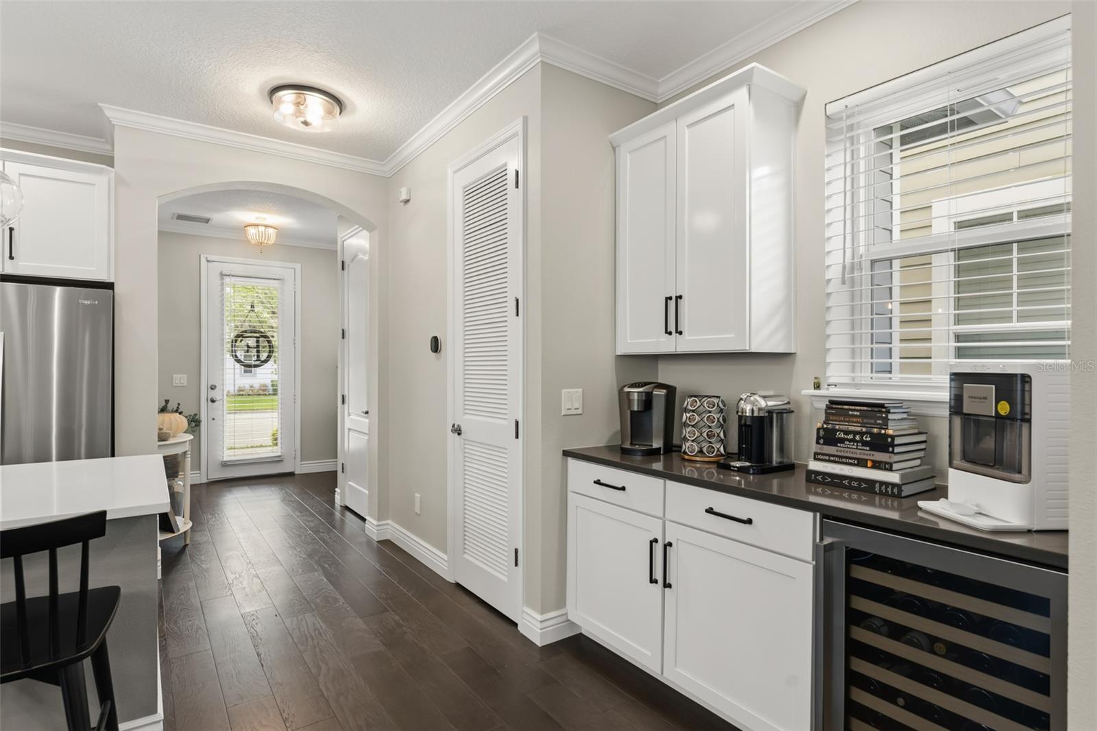 Image 5 of 53 For 8189 Laureate Boulevard