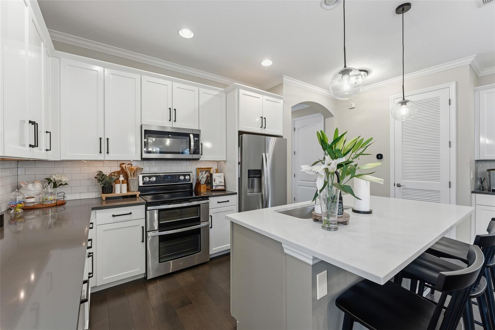 Image 7 of 53 For 8189 Laureate Boulevard