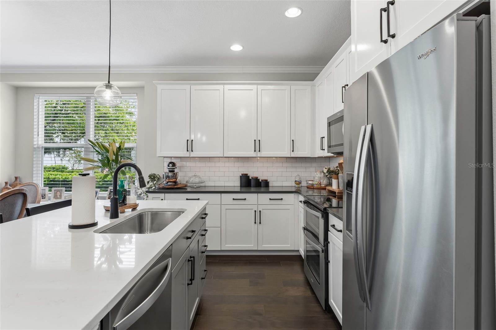 Image 8 of 53 For 8189 Laureate Boulevard