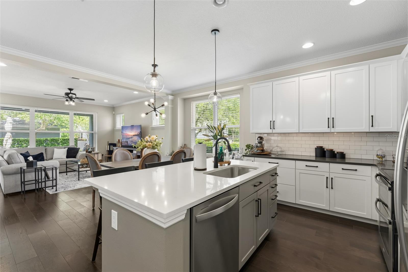 Image 9 of 53 For 8189 Laureate Boulevard