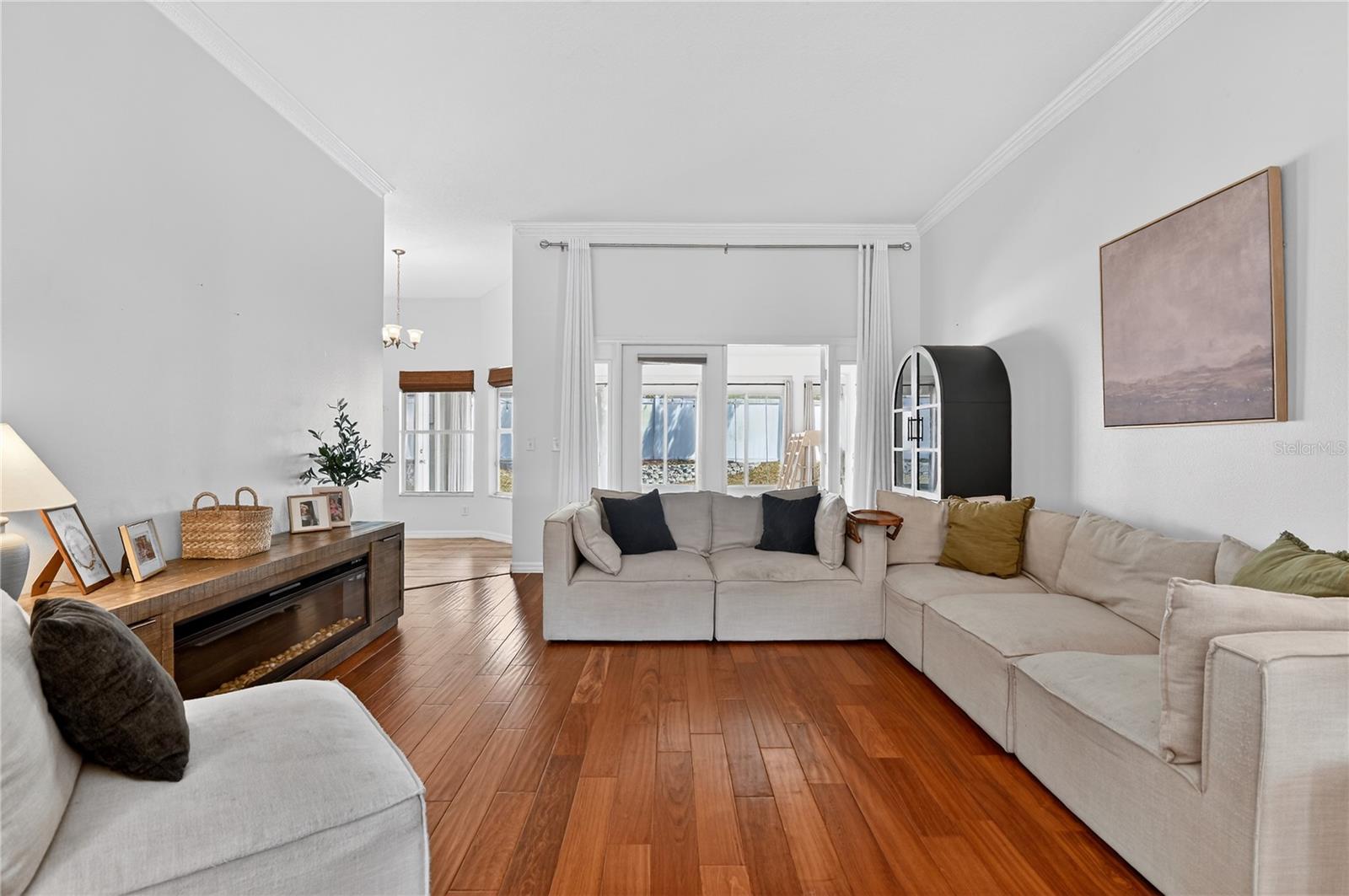 Image 15 of 83 For 388 Sweetwater Springs St