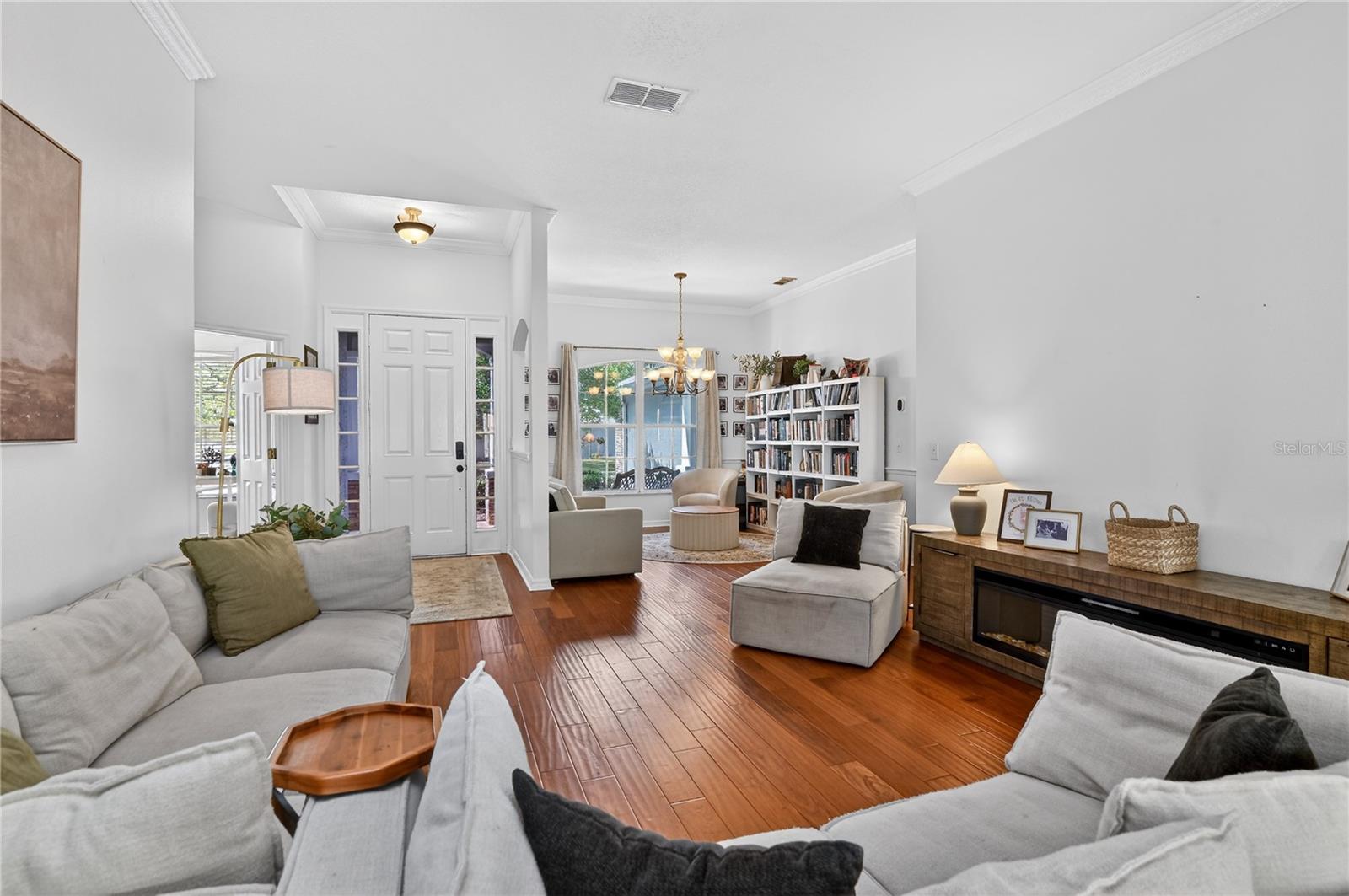 Image 18 of 83 For 388 Sweetwater Springs St