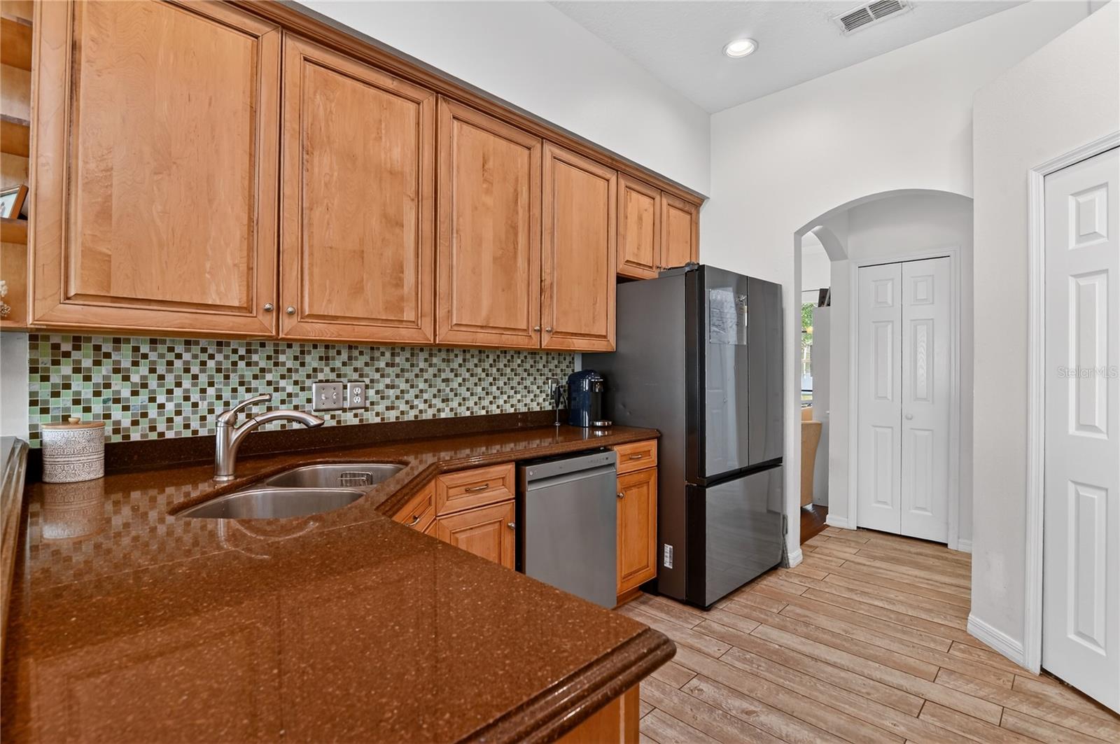 Image 21 of 83 For 388 Sweetwater Springs St