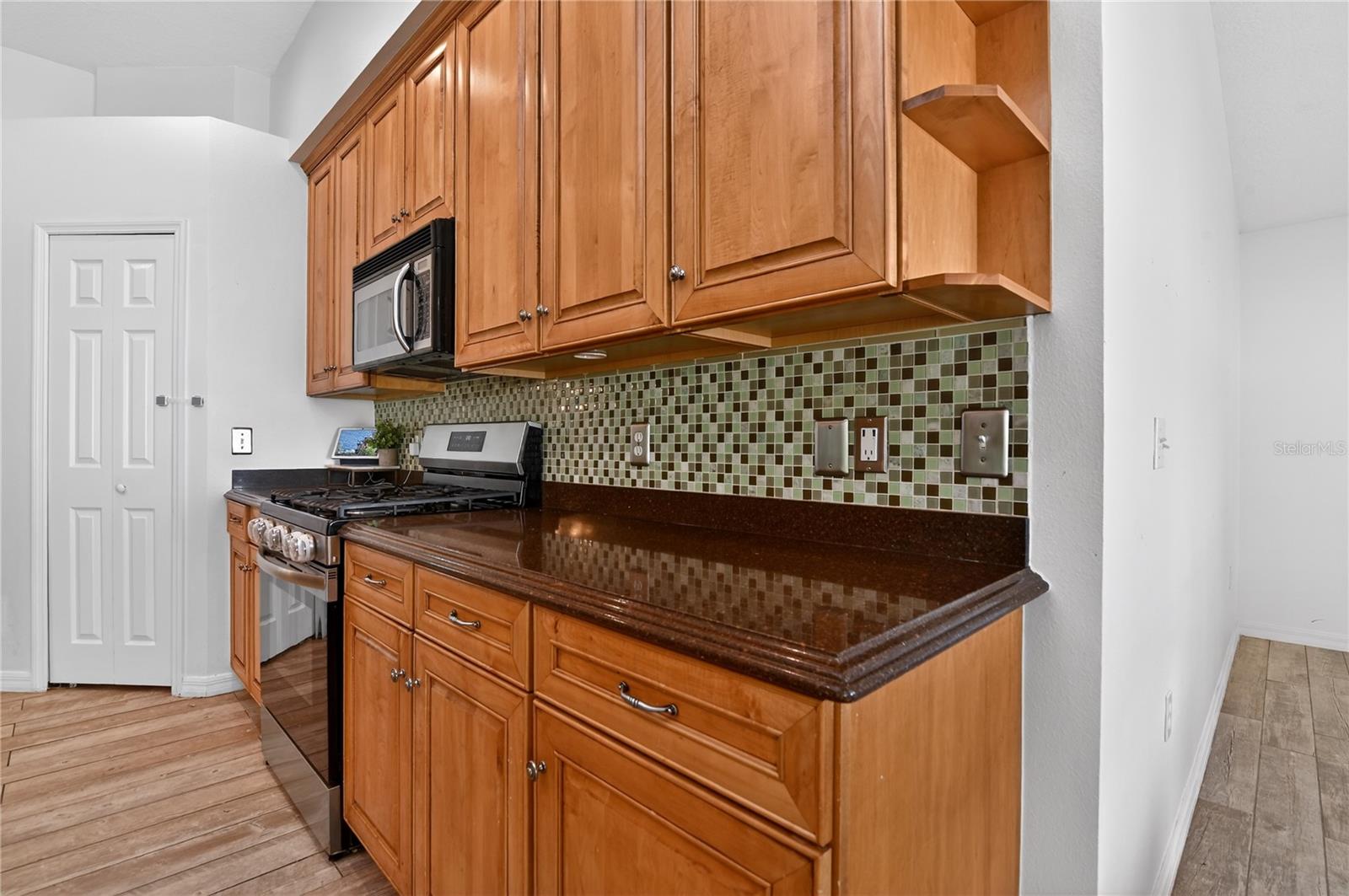 Image 24 of 83 For 388 Sweetwater Springs St