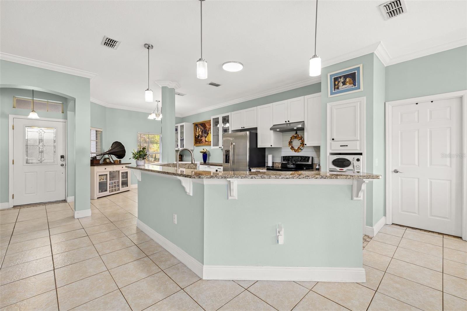 Image 10 of 68 For 2591 Summerland Way