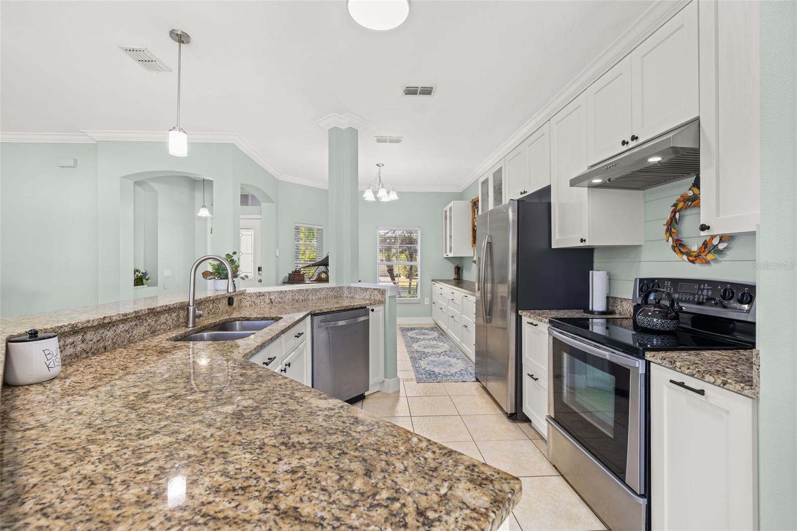 Image 12 of 68 For 2591 Summerland Way