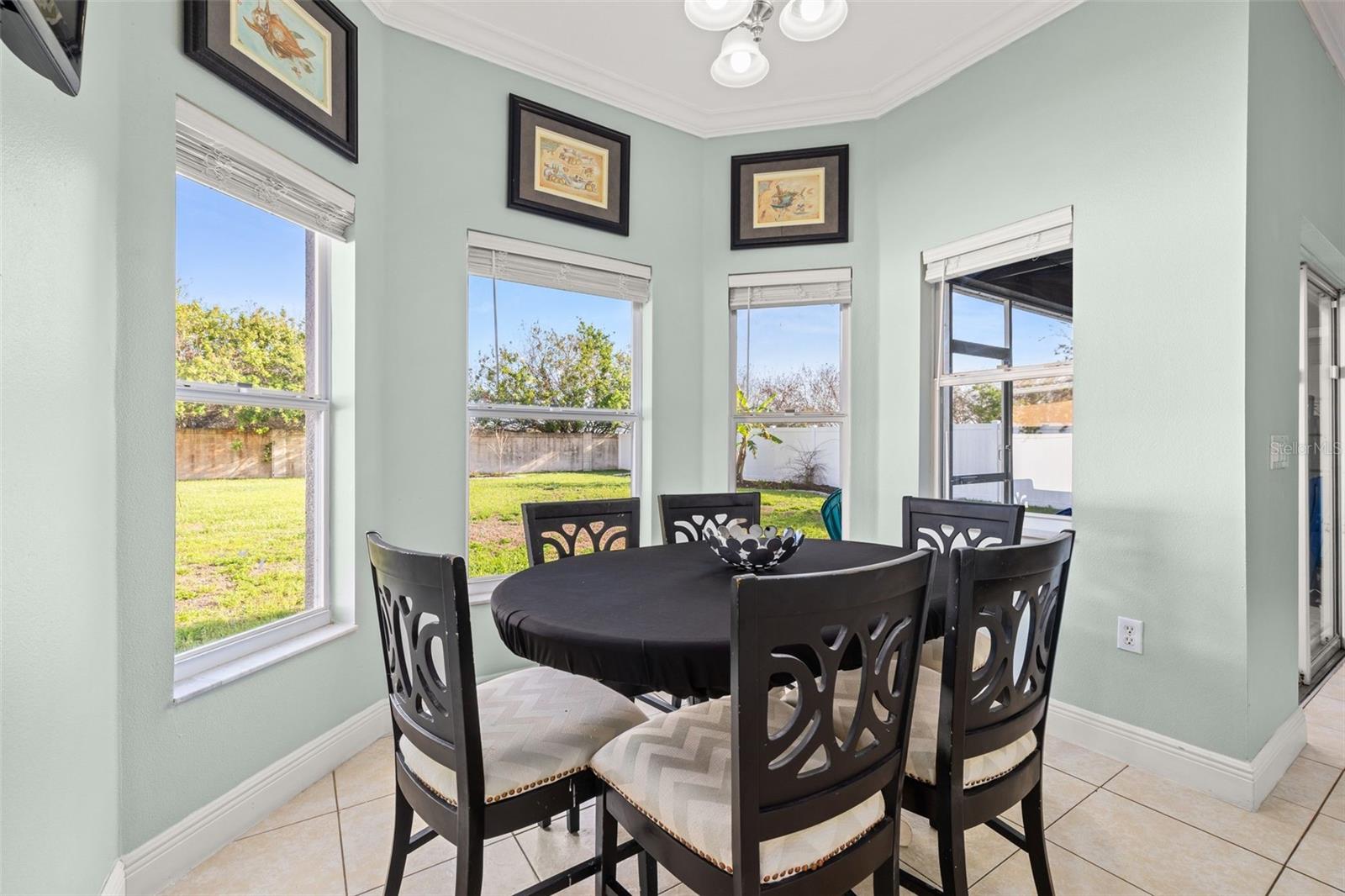 Image 15 of 68 For 2591 Summerland Way