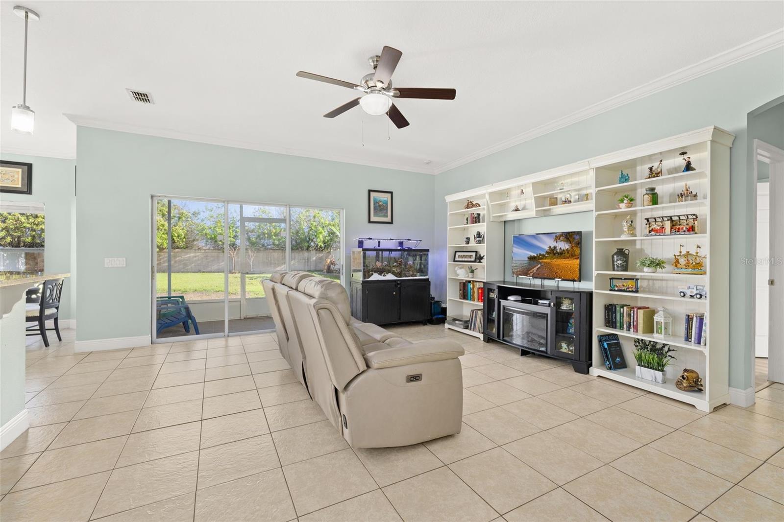 Image 16 of 68 For 2591 Summerland Way