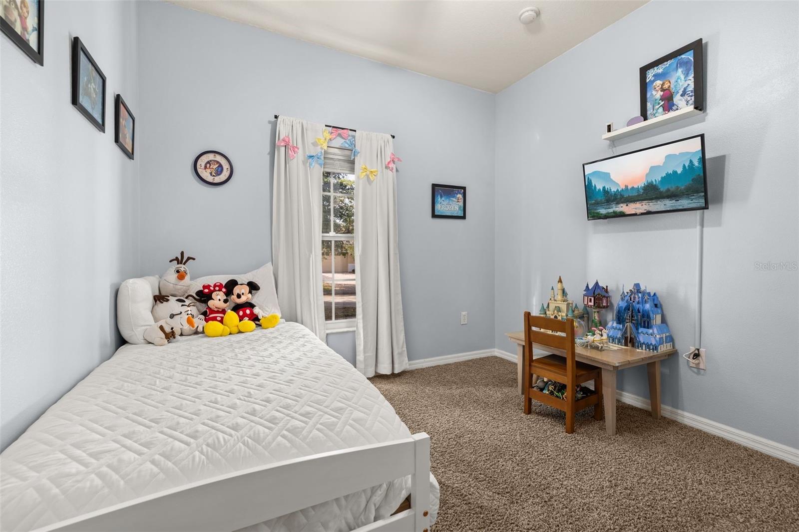 Image 26 of 68 For 2591 Summerland Way