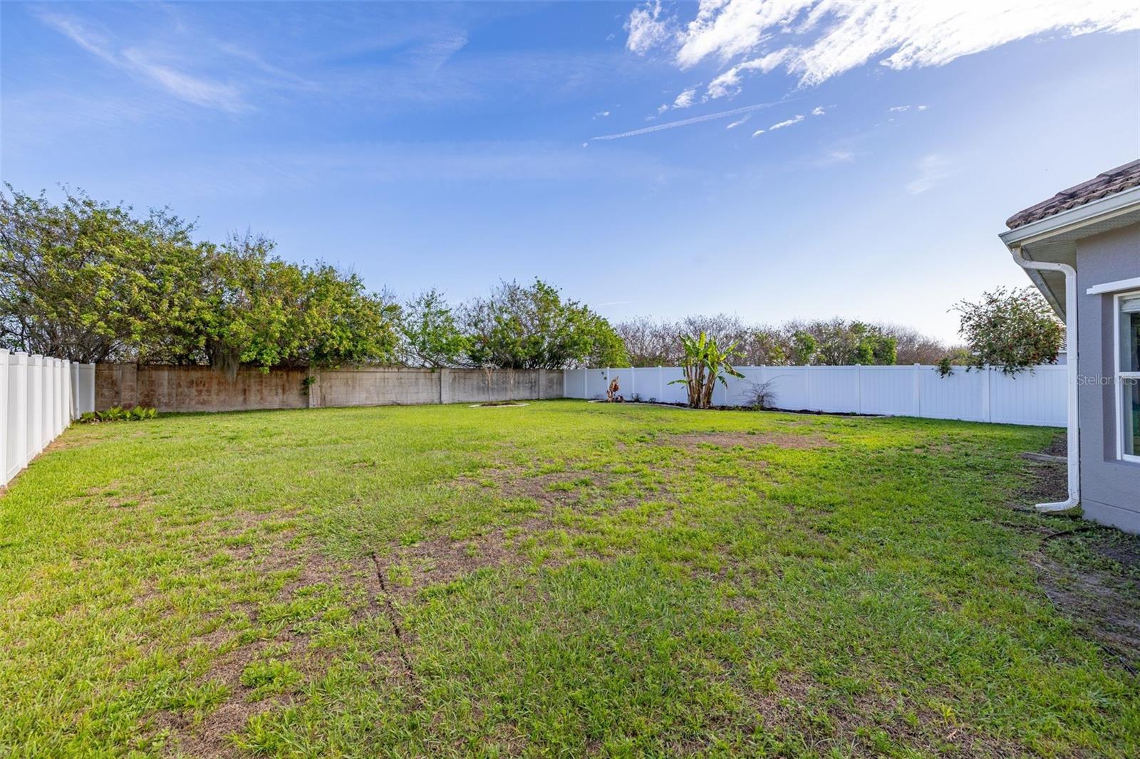 Image 32 of 68 For 2591 Summerland Way