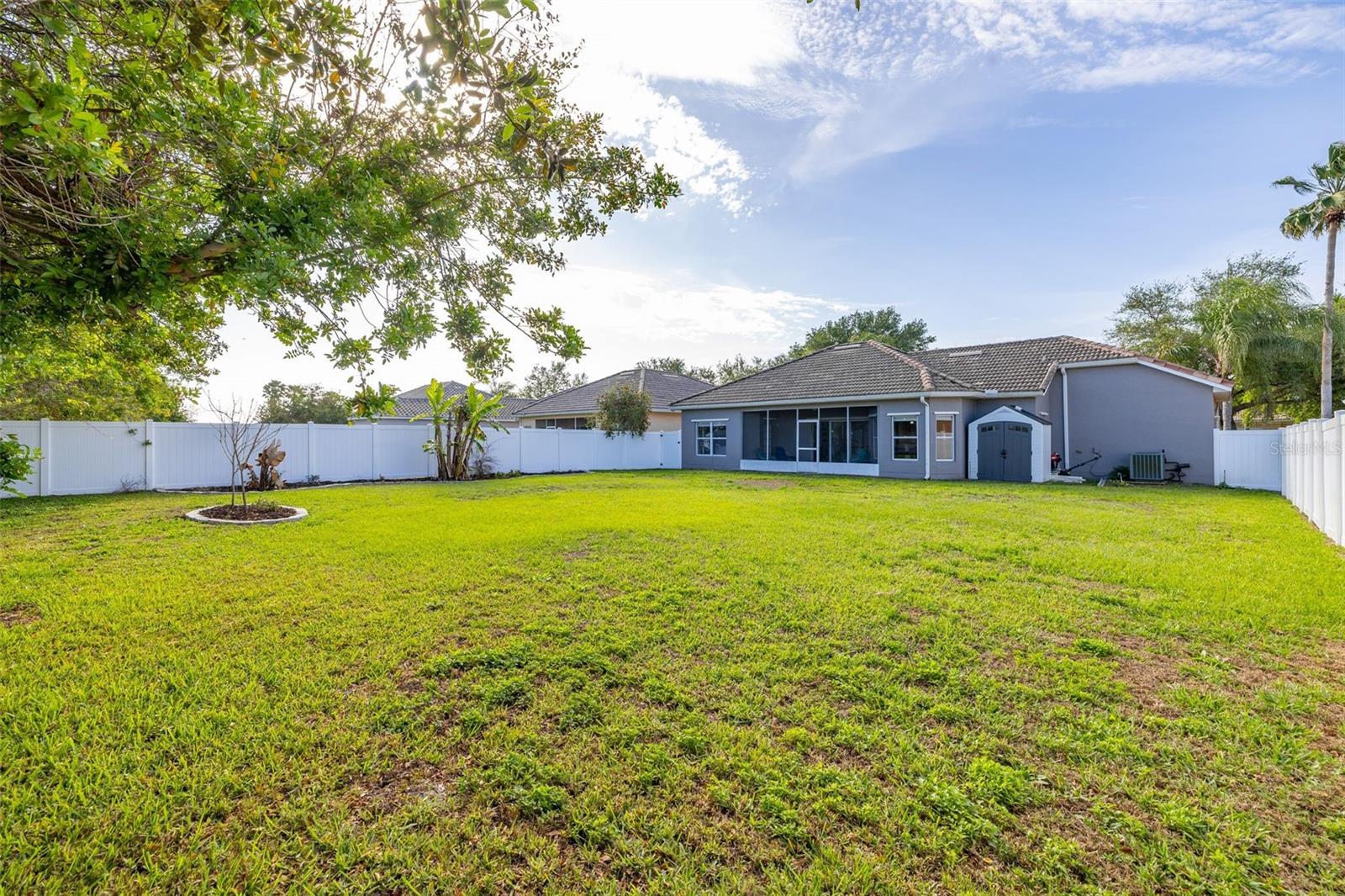 Image 33 of 68 For 2591 Summerland Way