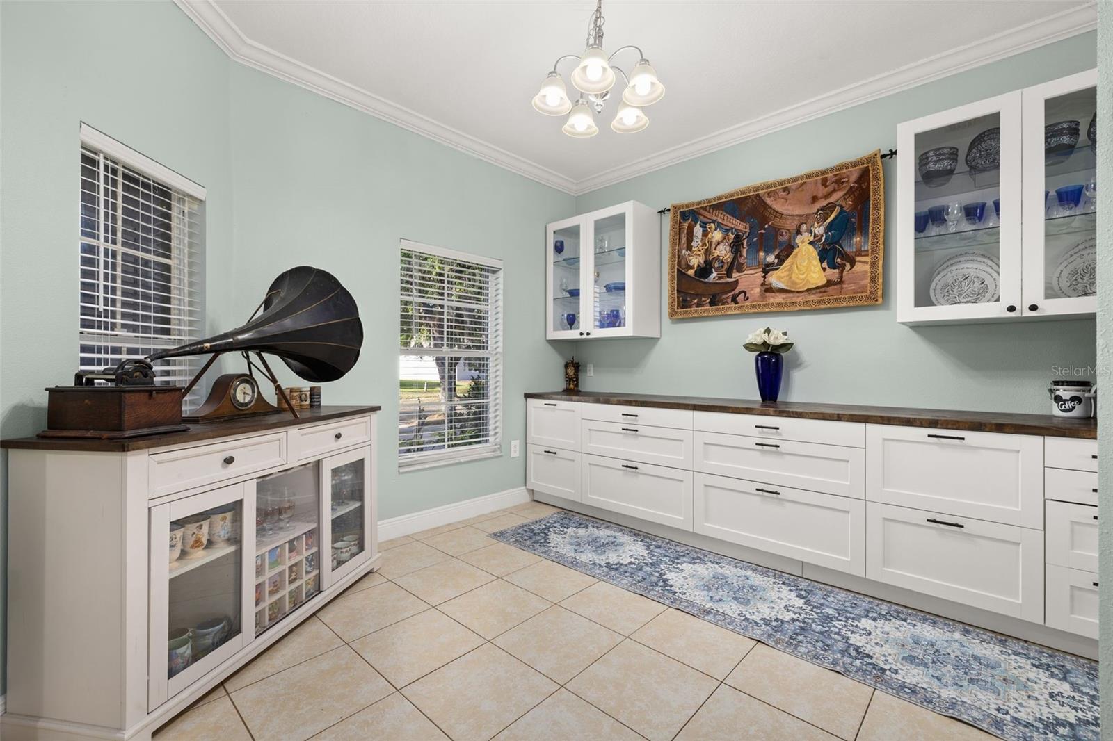 Image 6 of 68 For 2591 Summerland Way