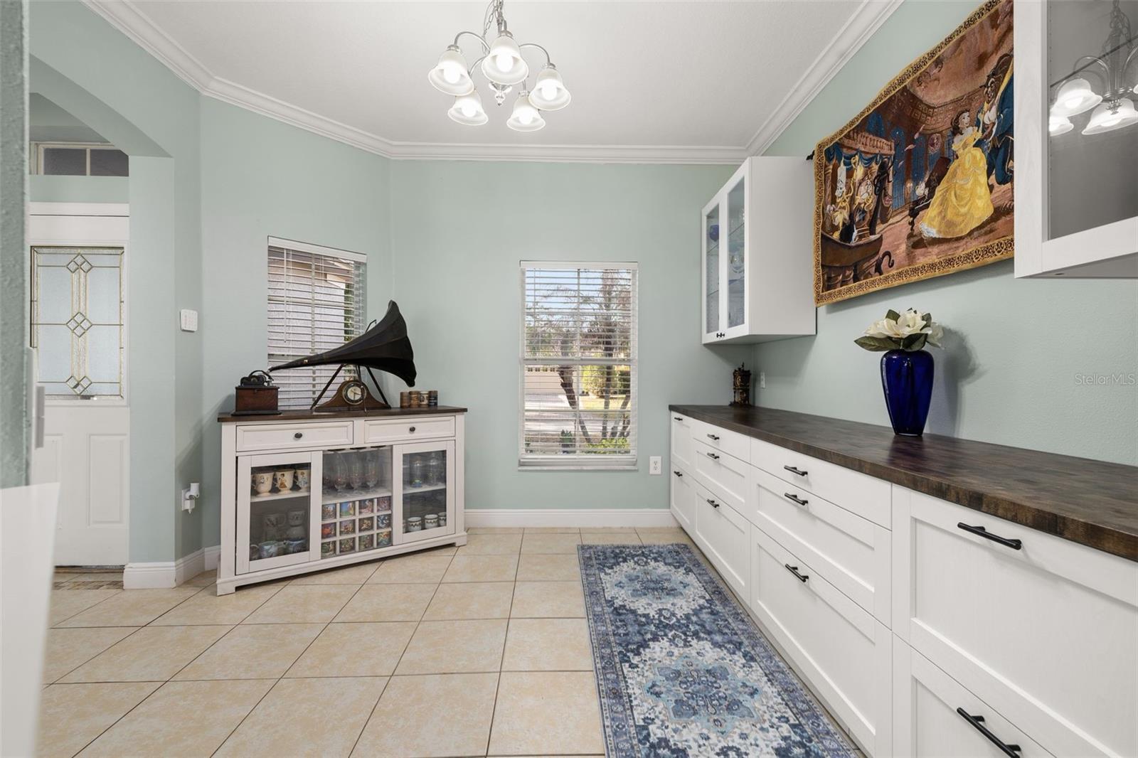 Image 7 of 68 For 2591 Summerland Way