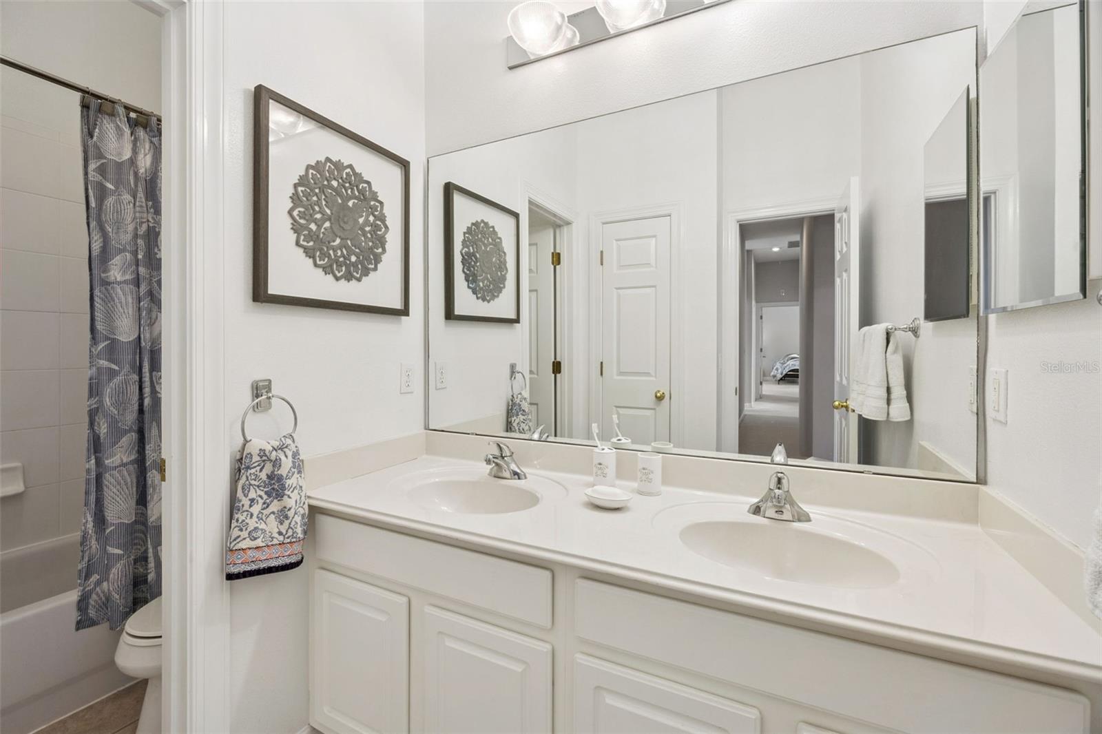 Image 32 of 73 For 707 Eagle Woods Trail