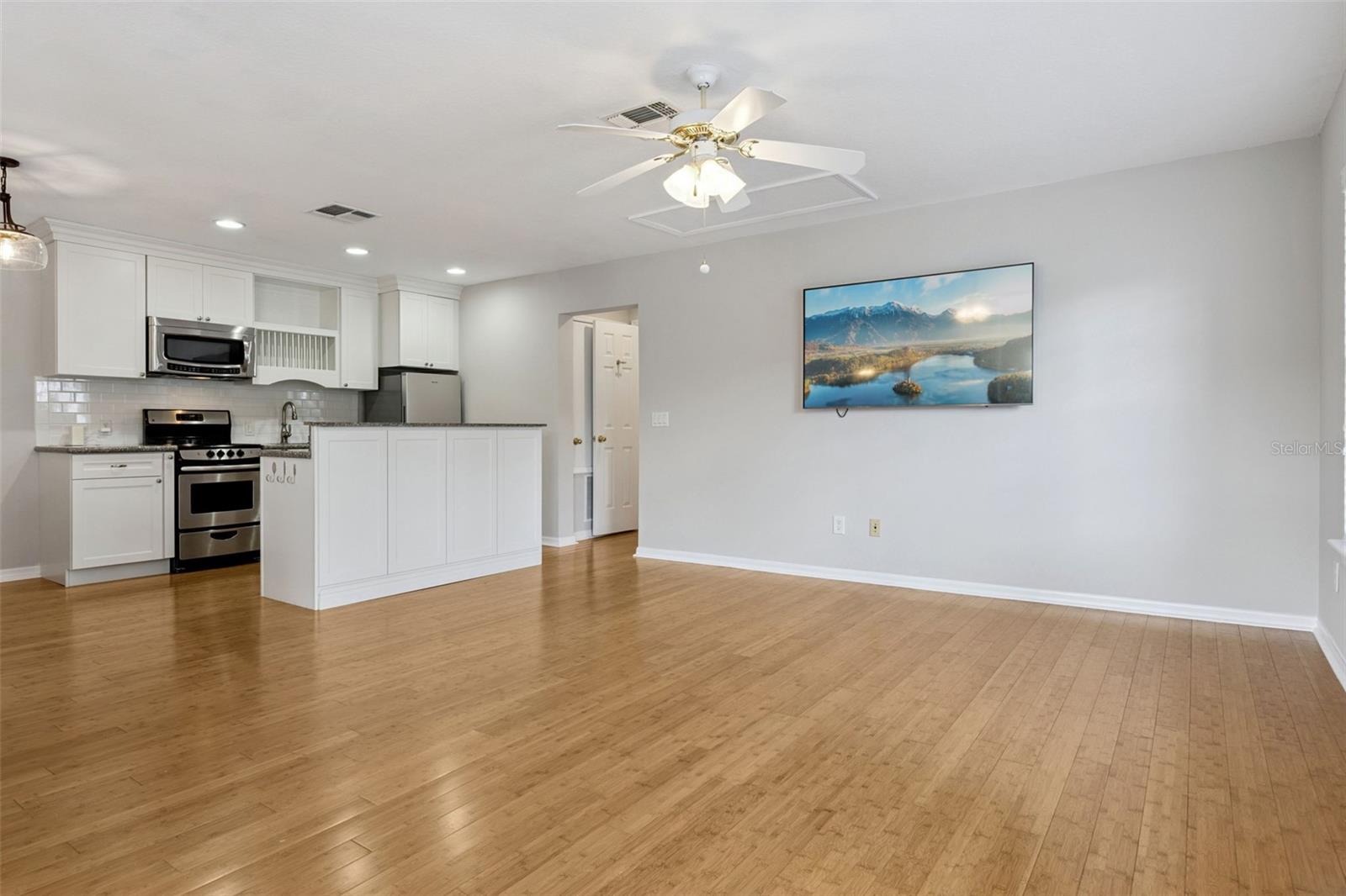 Image 39 of 73 For 707 Eagle Woods Trail