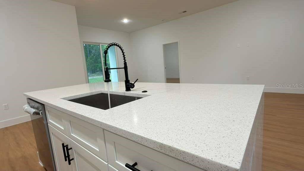 Image 17 of 58 For 7250 Freeport Circle