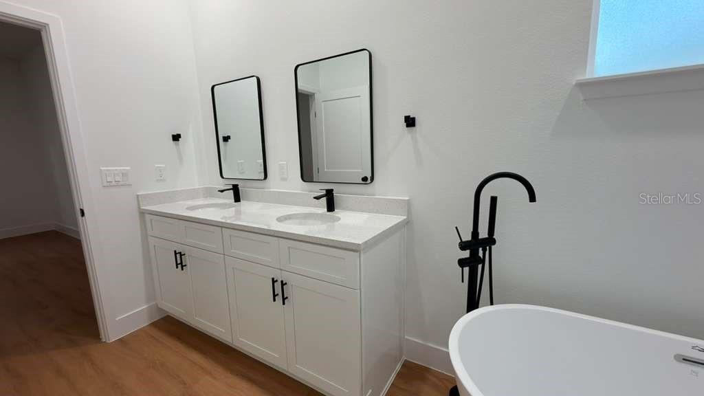 Image 35 of 58 For 7250 Freeport Circle