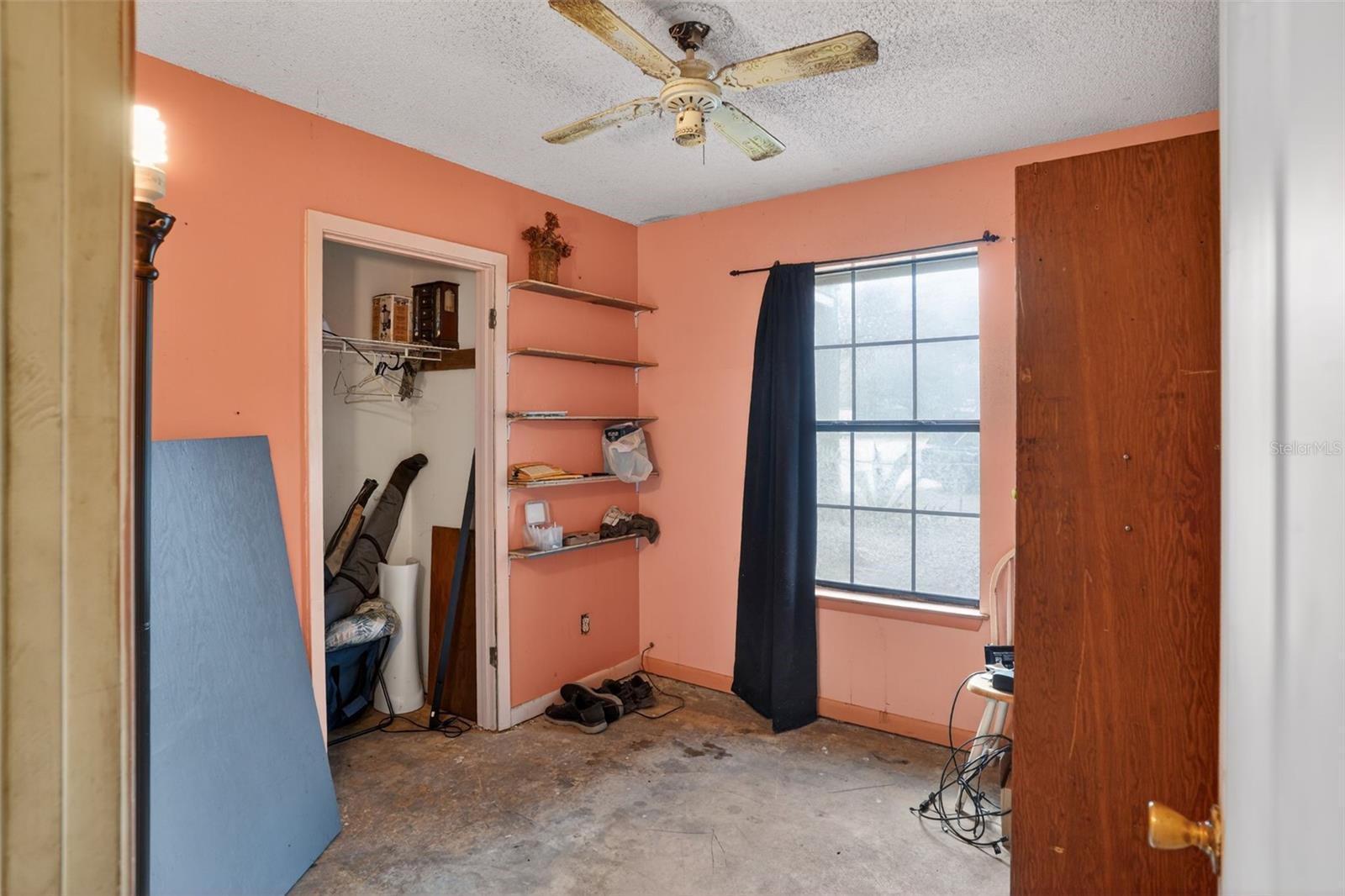 Image 15 of 37 For 9910 Oak Haven Road