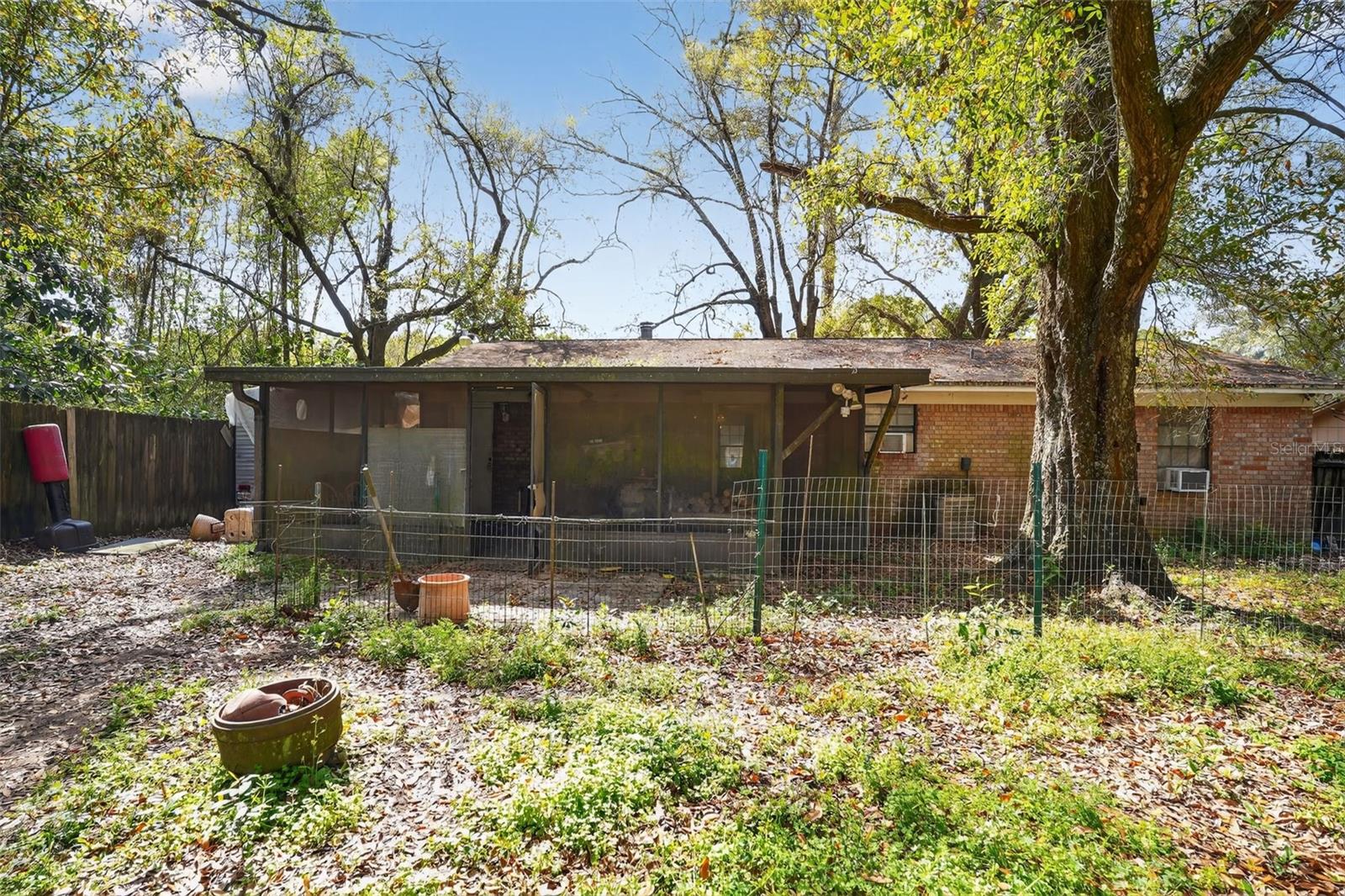 Image 2 of 37 For 9910 Oak Haven Road