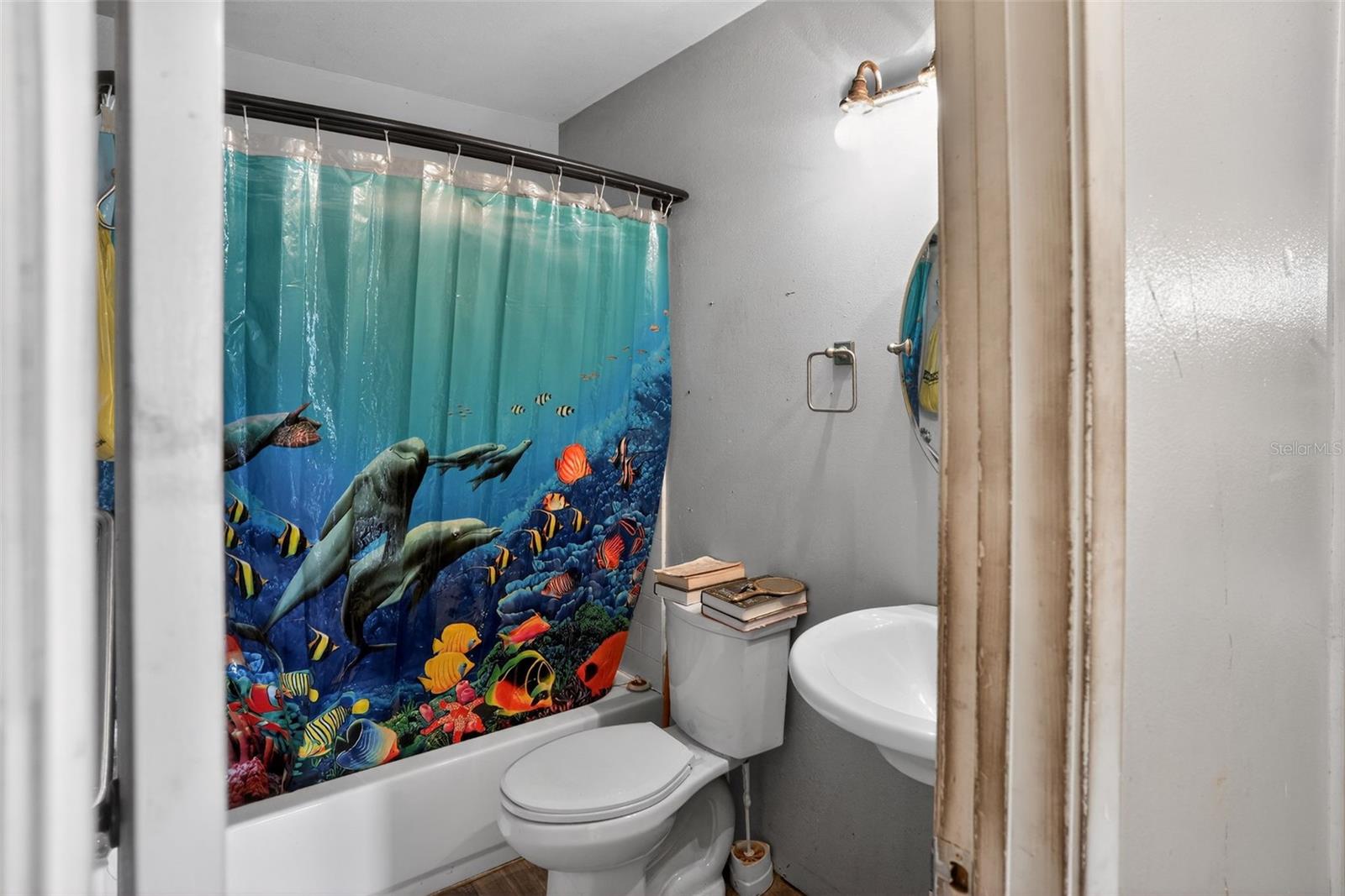 Image 20 of 37 For 9910 Oak Haven Road