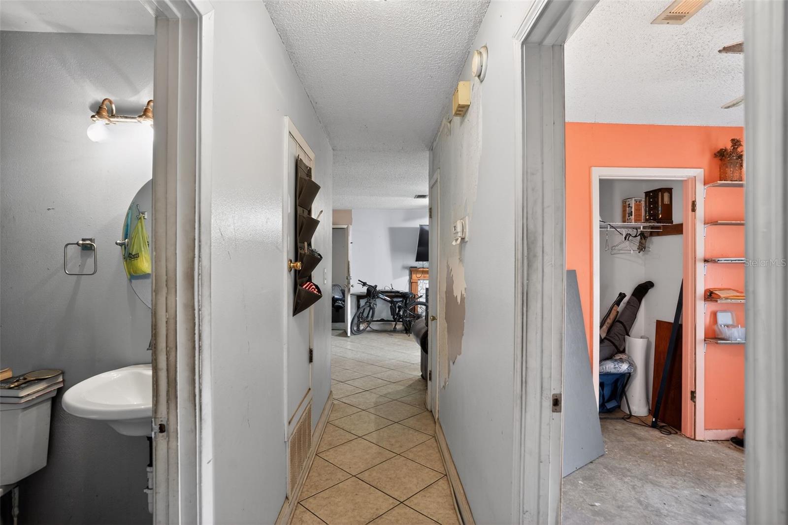 Image 25 of 37 For 9910 Oak Haven Road