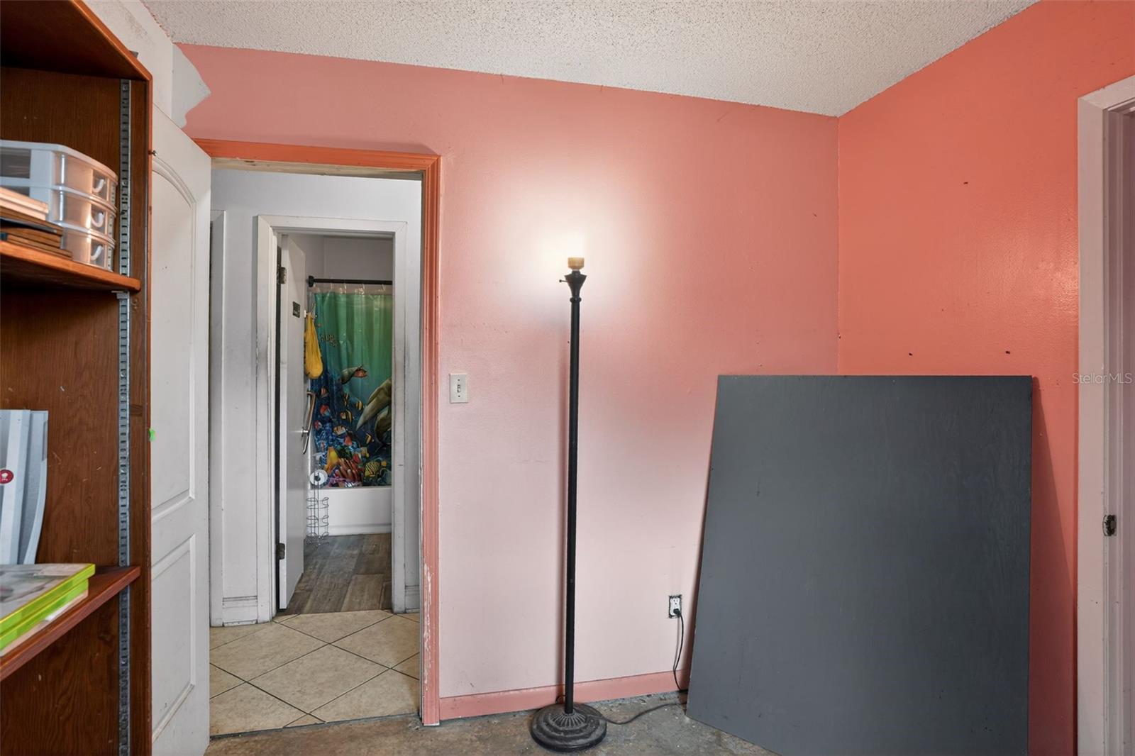 Image 27 of 37 For 9910 Oak Haven Road