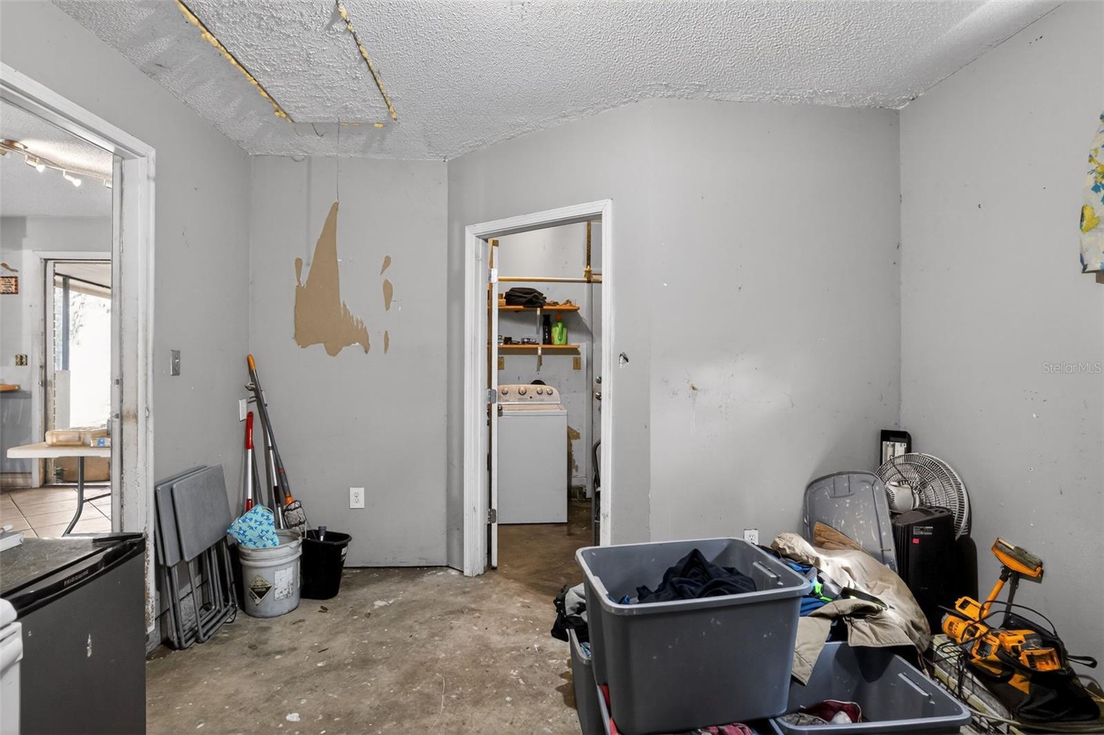 Image 31 of 37 For 9910 Oak Haven Road