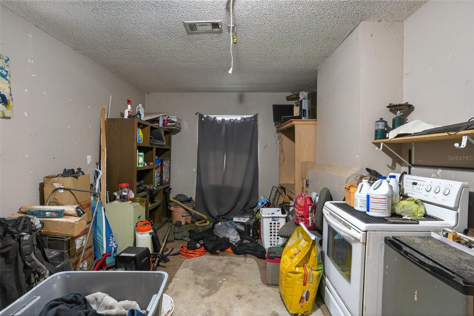 Image 33 of 37 For 9910 Oak Haven Road