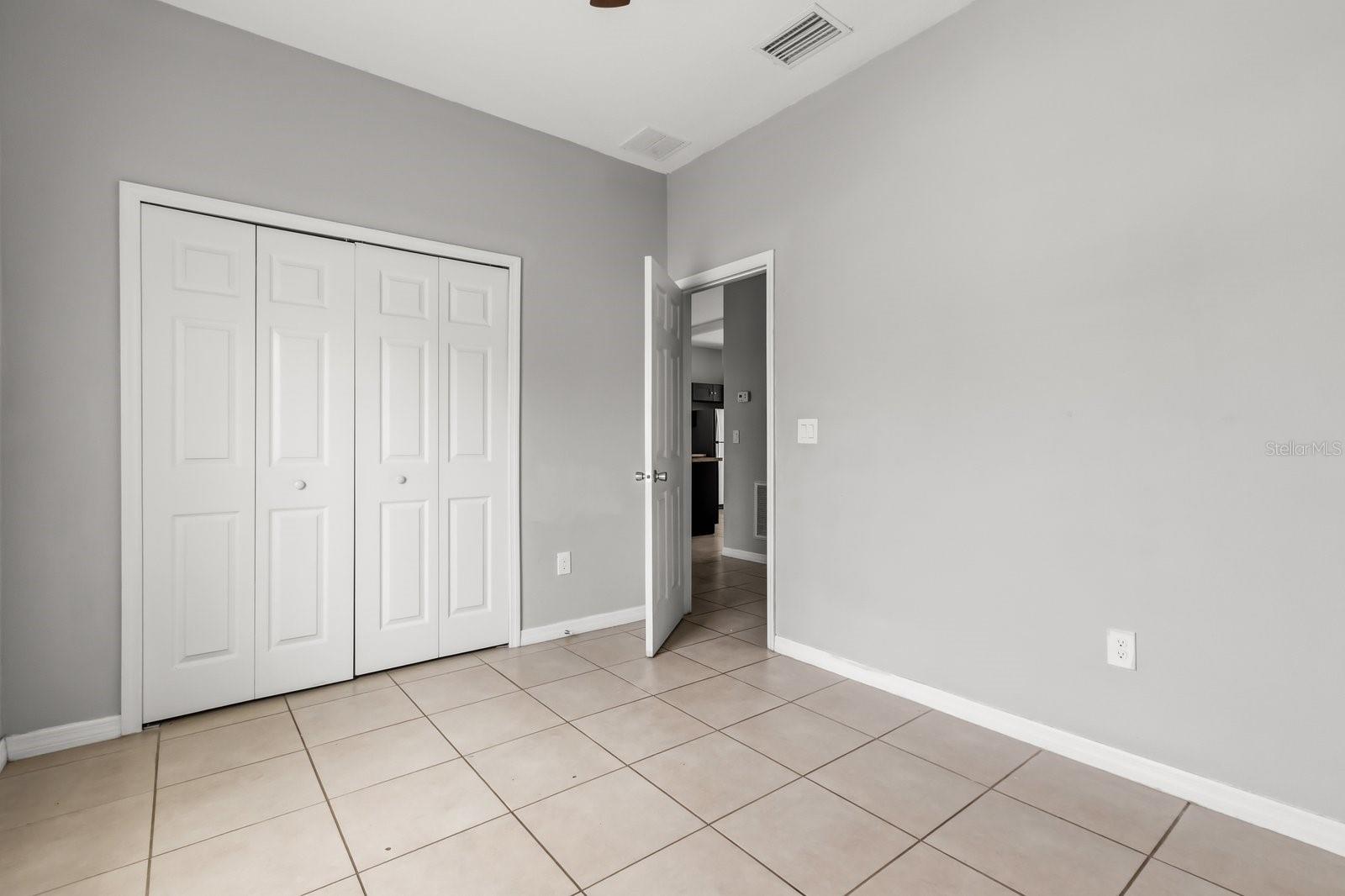 Image 11 of 25 For 677-679 Royalty Court 2