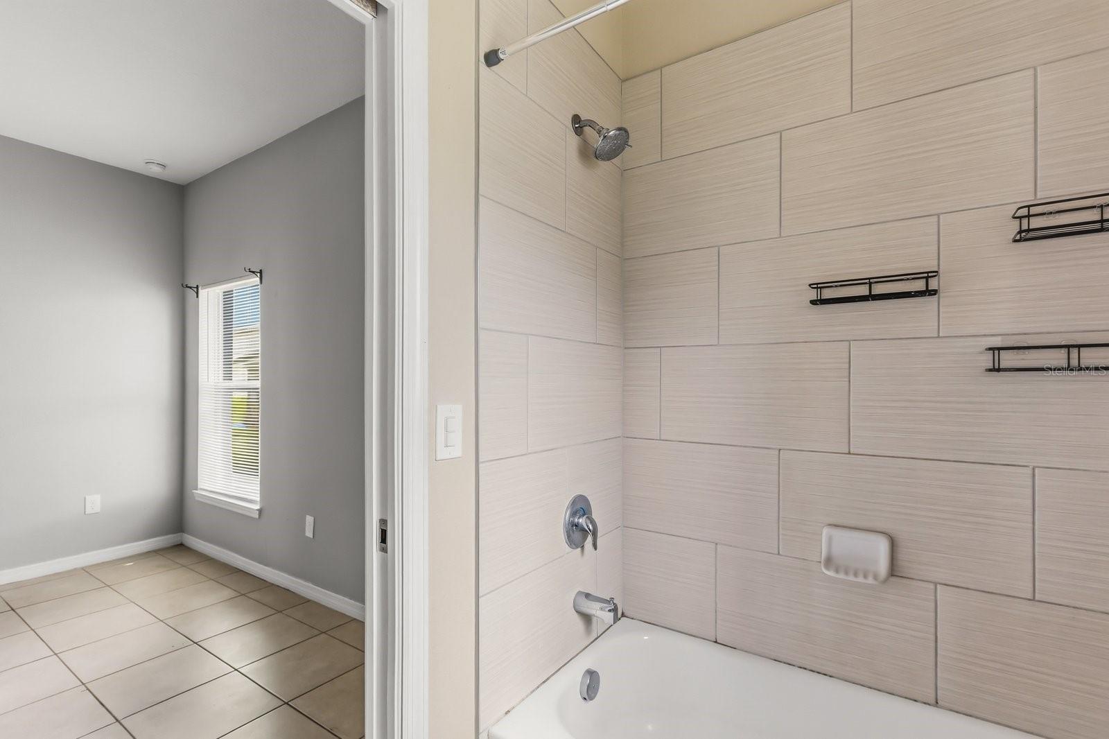 Image 15 of 25 For 677-679 Royalty Court 2