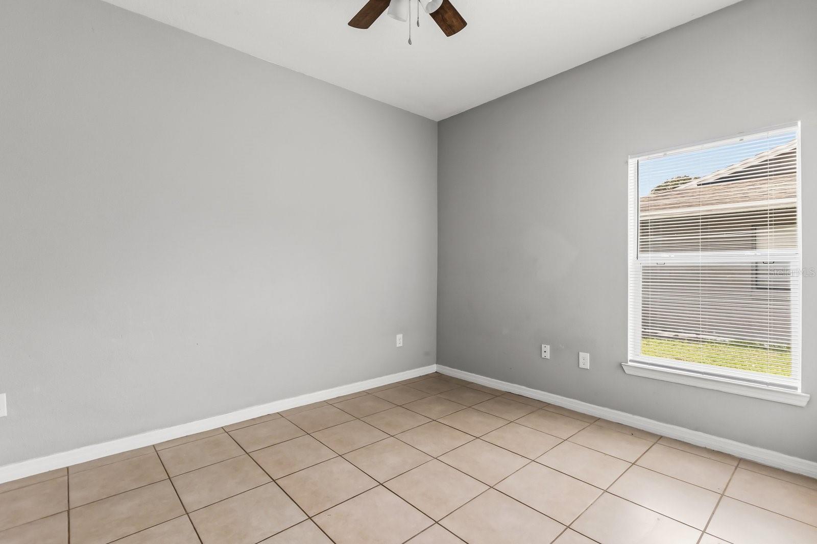 Image 16 of 25 For 677-679 Royalty Court 2