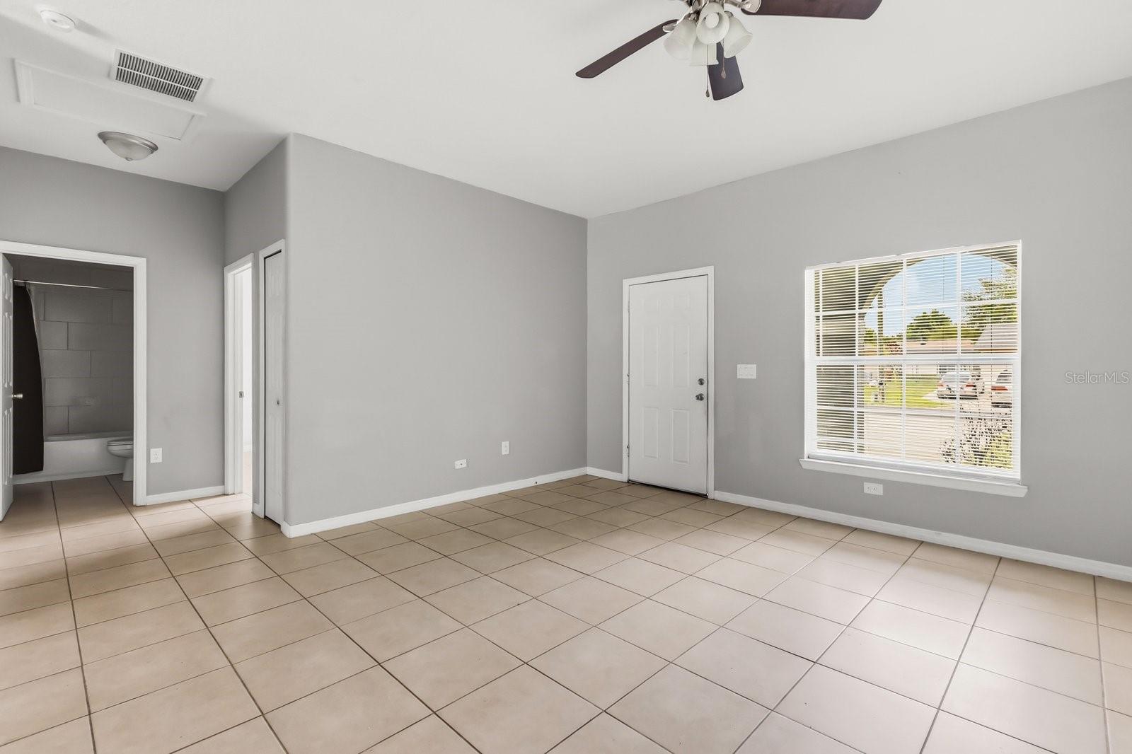 Image 2 of 25 For 677-679 Royalty Court 2