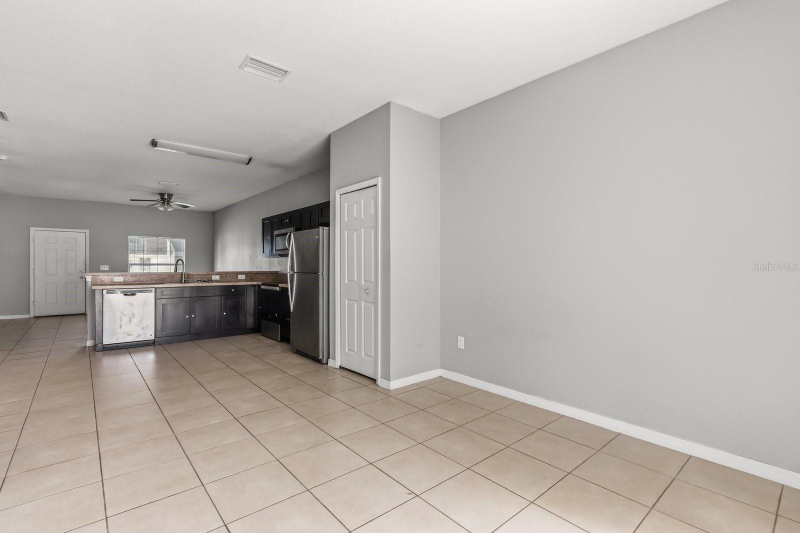 Image 6 of 25 For 677-679 Royalty Court 2