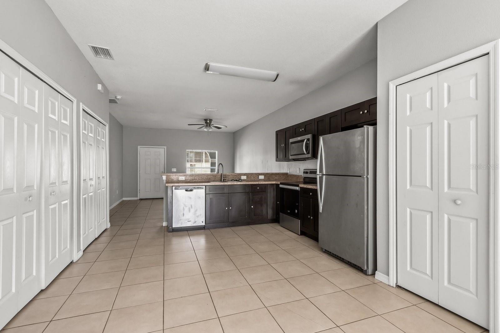 Image 7 of 25 For 677-679 Royalty Court 2