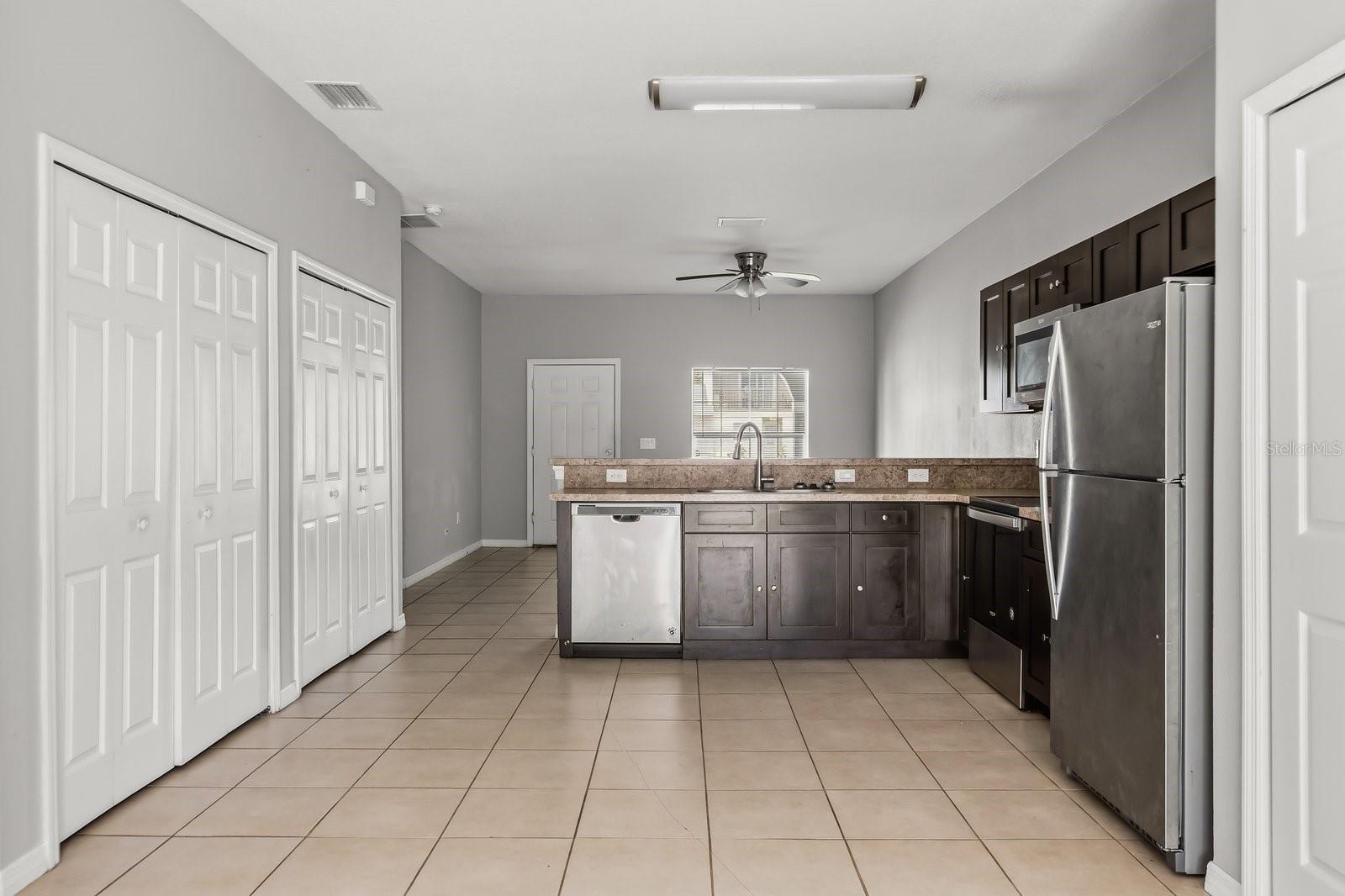 Image 8 of 25 For 677-679 Royalty Court 2