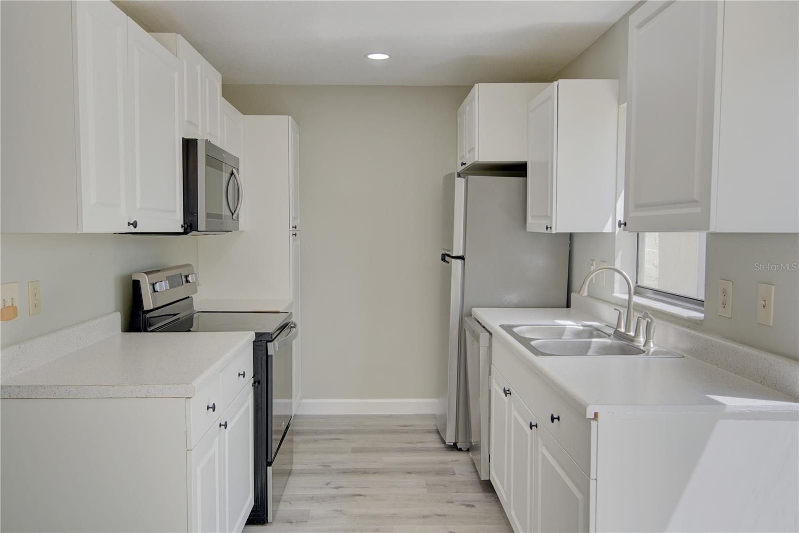 Image 4 of 27 For 6296 River Run Place 194