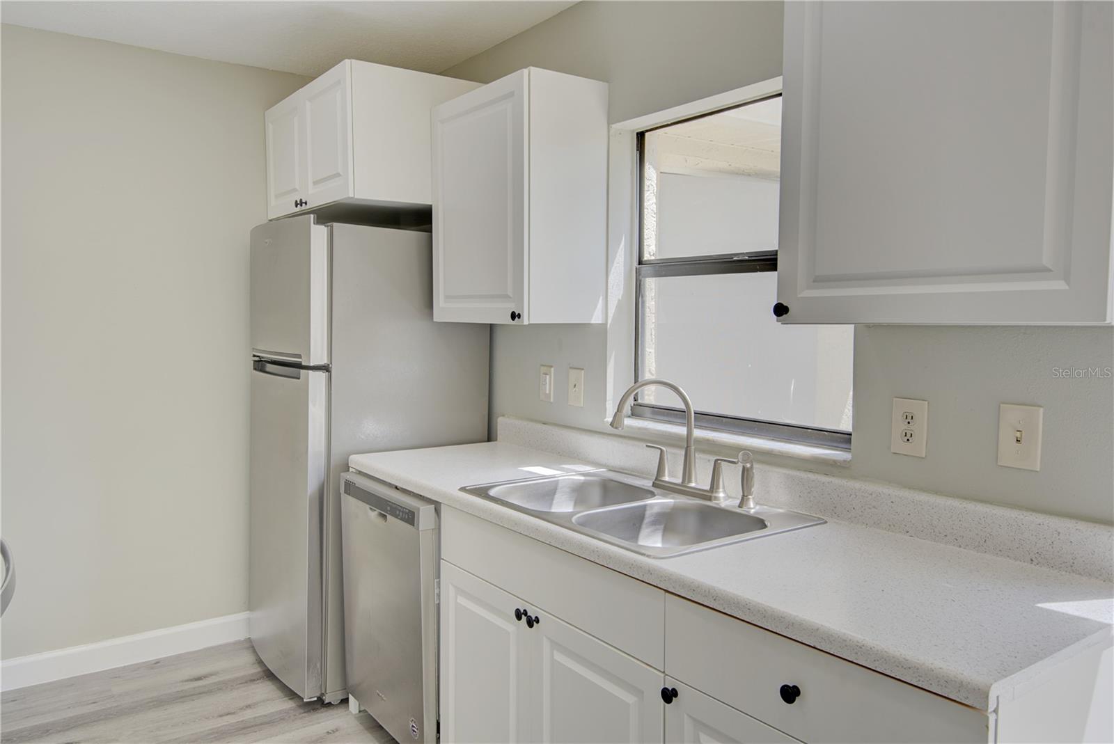 Image 5 of 27 For 6296 River Run Place 194