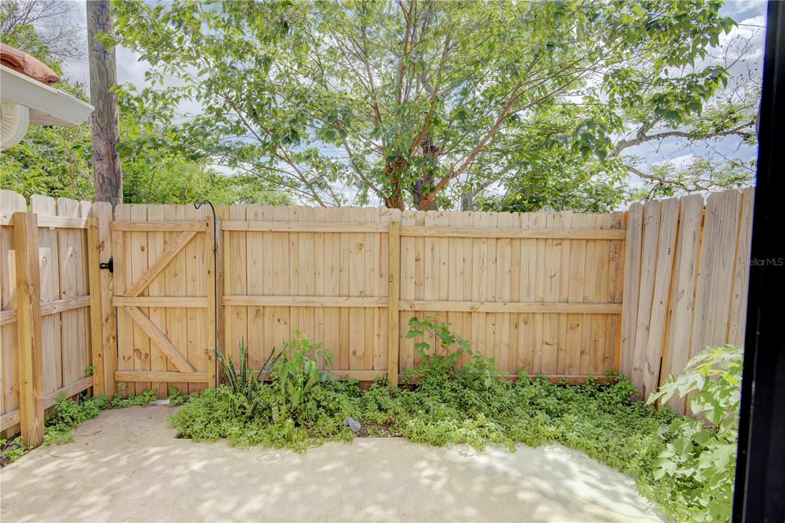 Image 9 of 27 For 6296 River Run Place 194