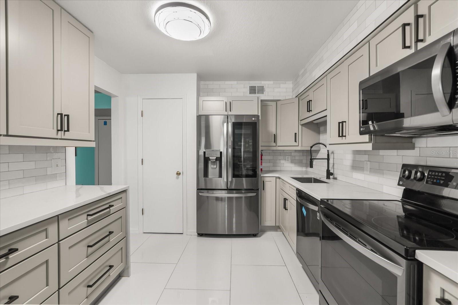 Image 7 of 17 For 2386 Bridle Path Lane 8