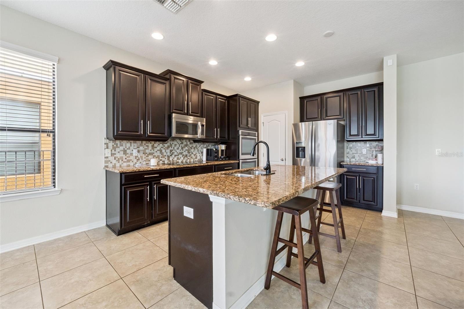 Image 13 of 35 For 1005 Fountain Coin Loop