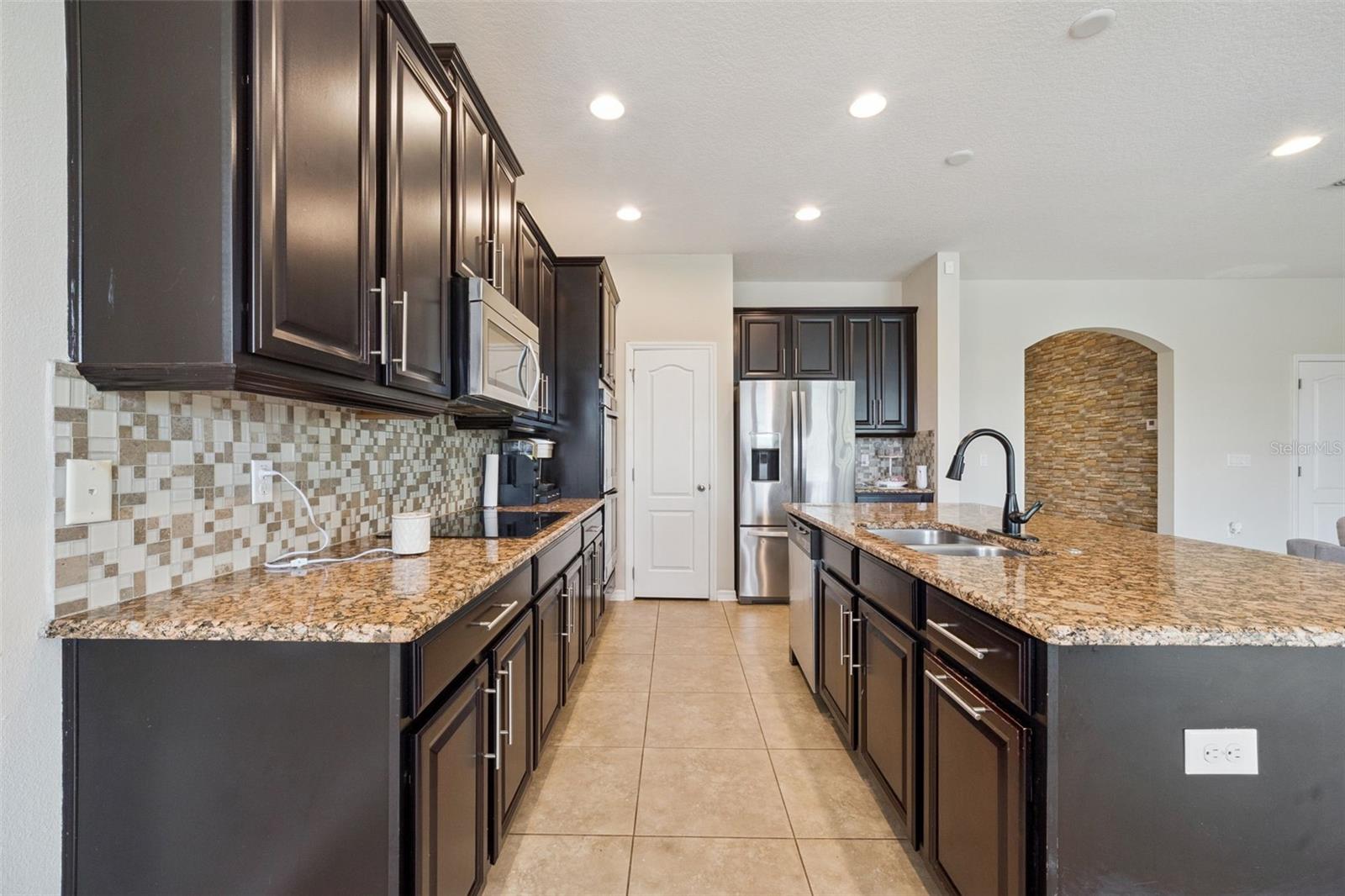 Image 15 of 35 For 1005 Fountain Coin Loop