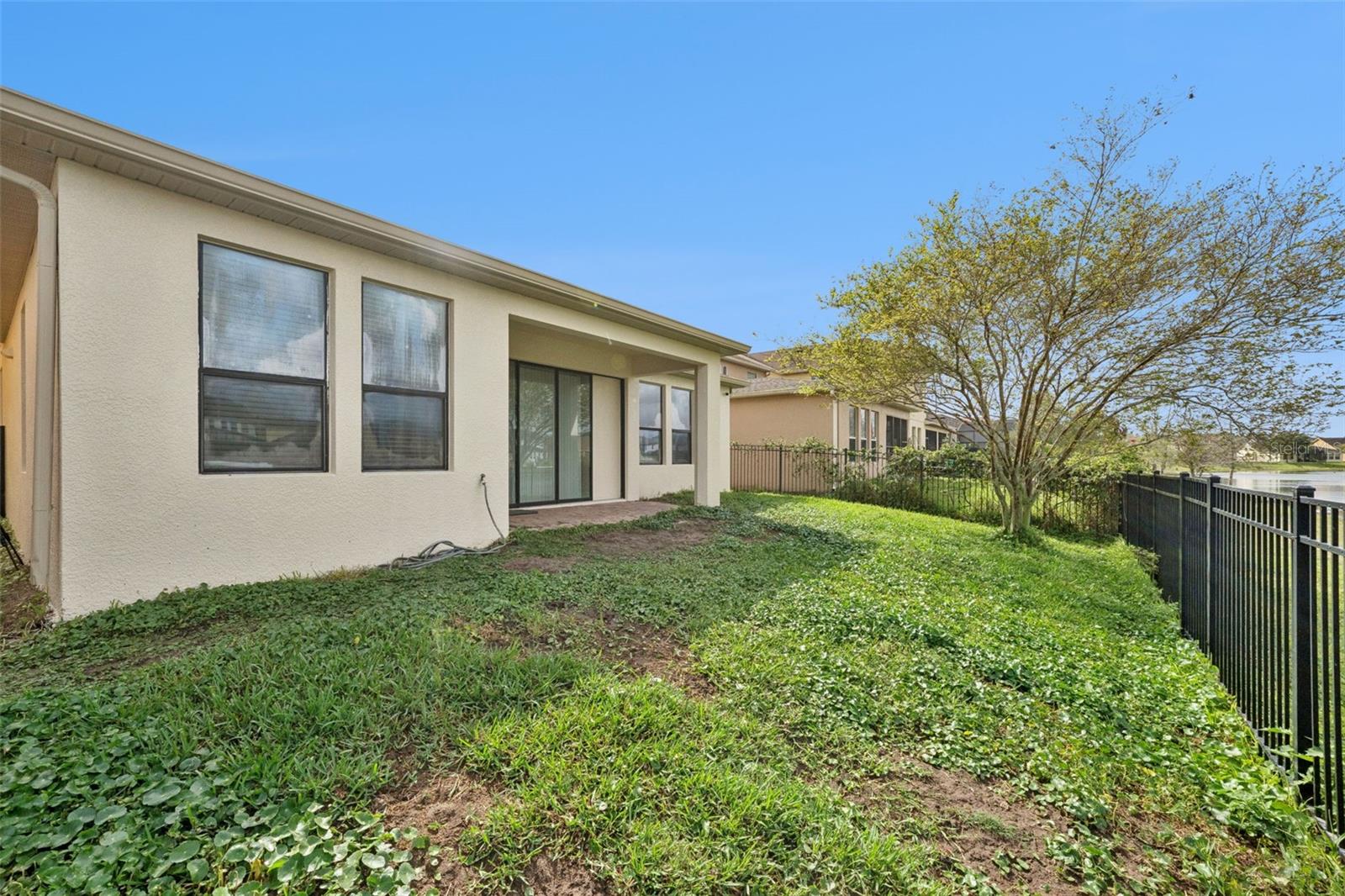 Image 28 of 35 For 1005 Fountain Coin Loop